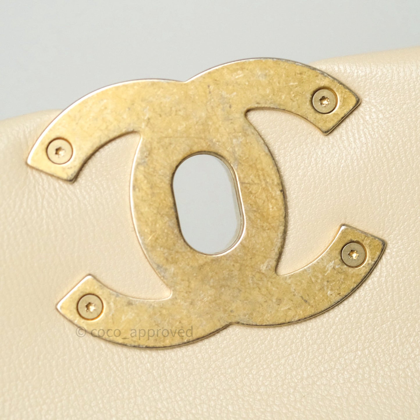 Chanel 19 Medium Beige Goatskin Mixed Hardware