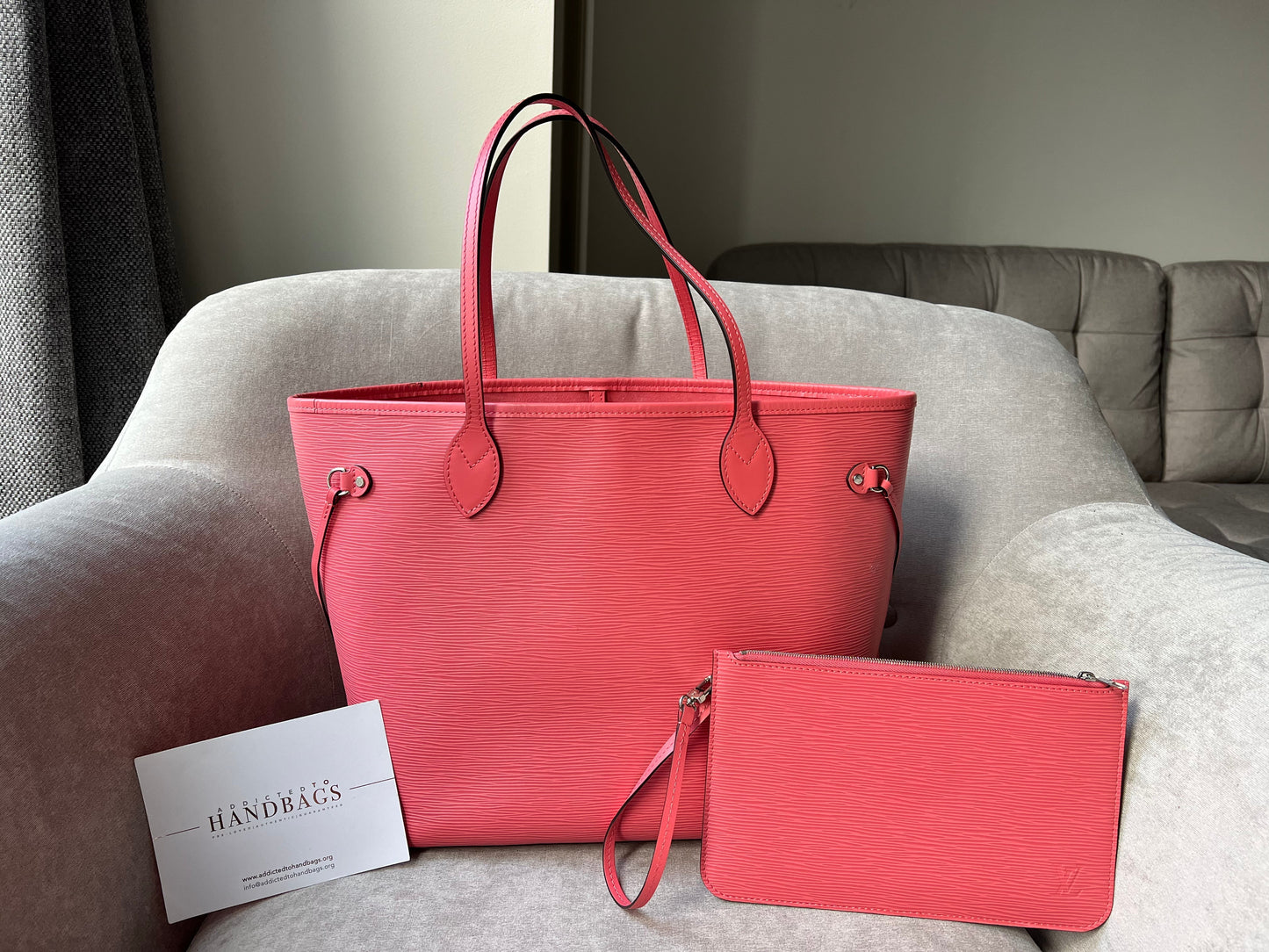 Louis Vuitton Neverfull MM Coral Epi Leather (1,740)