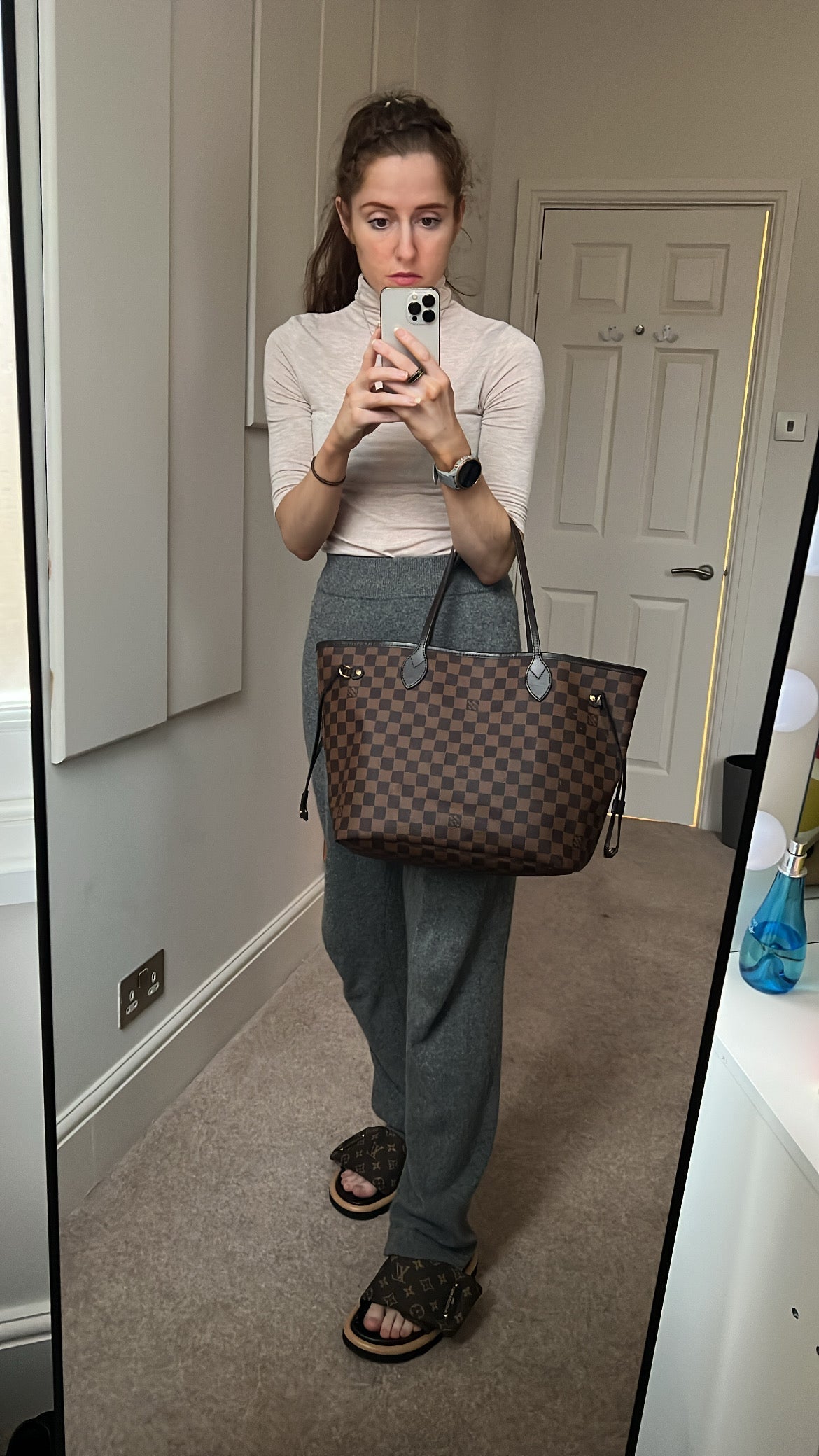 Louis Vuitton Neverfull MM Damier Ebene Cherry Interior (1,410)