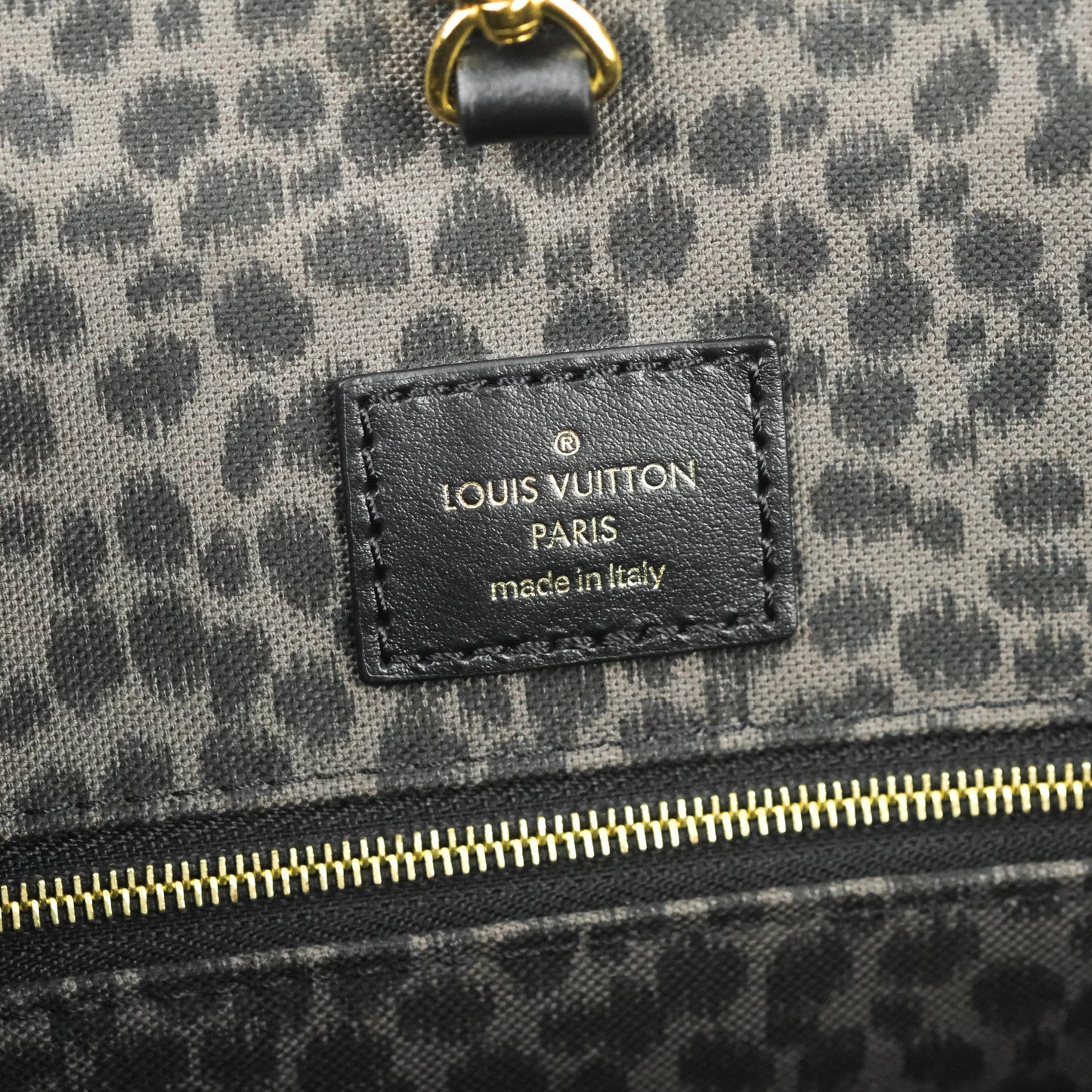 Louis Vuitton Monogram Giant Wild At Heart Onthego GM Black