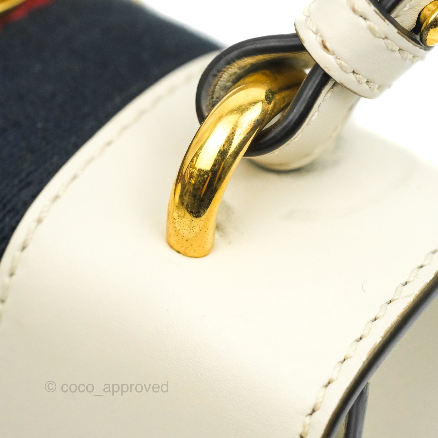 Gucci Mini Sylvie Top Handle White Calfskin Shoulder Bag⁣ ⁣⁣⁣⁣⁣⁣⁣⁣⁣⁣⁣⁣⁣⁣⁣⁣With Strap
