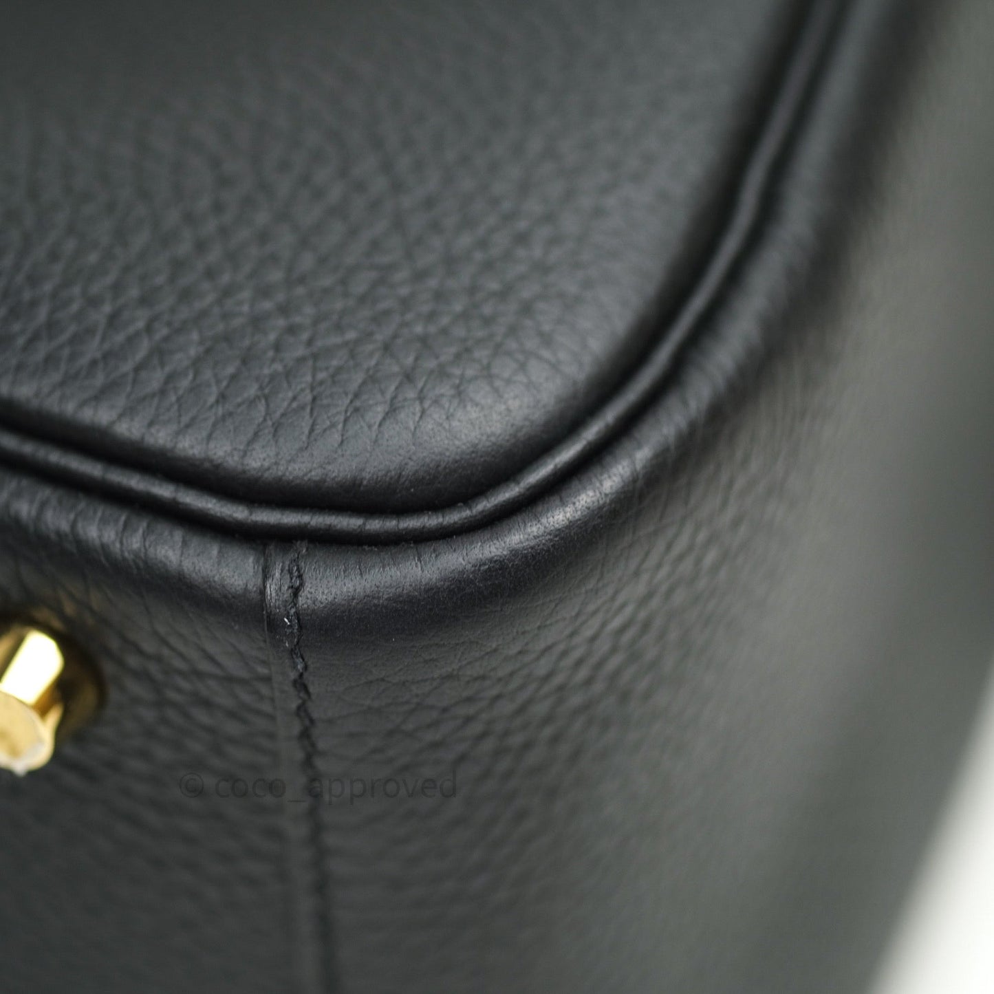 Hermès Lindy 26 Taurillion Clemence Black Gold Hardware