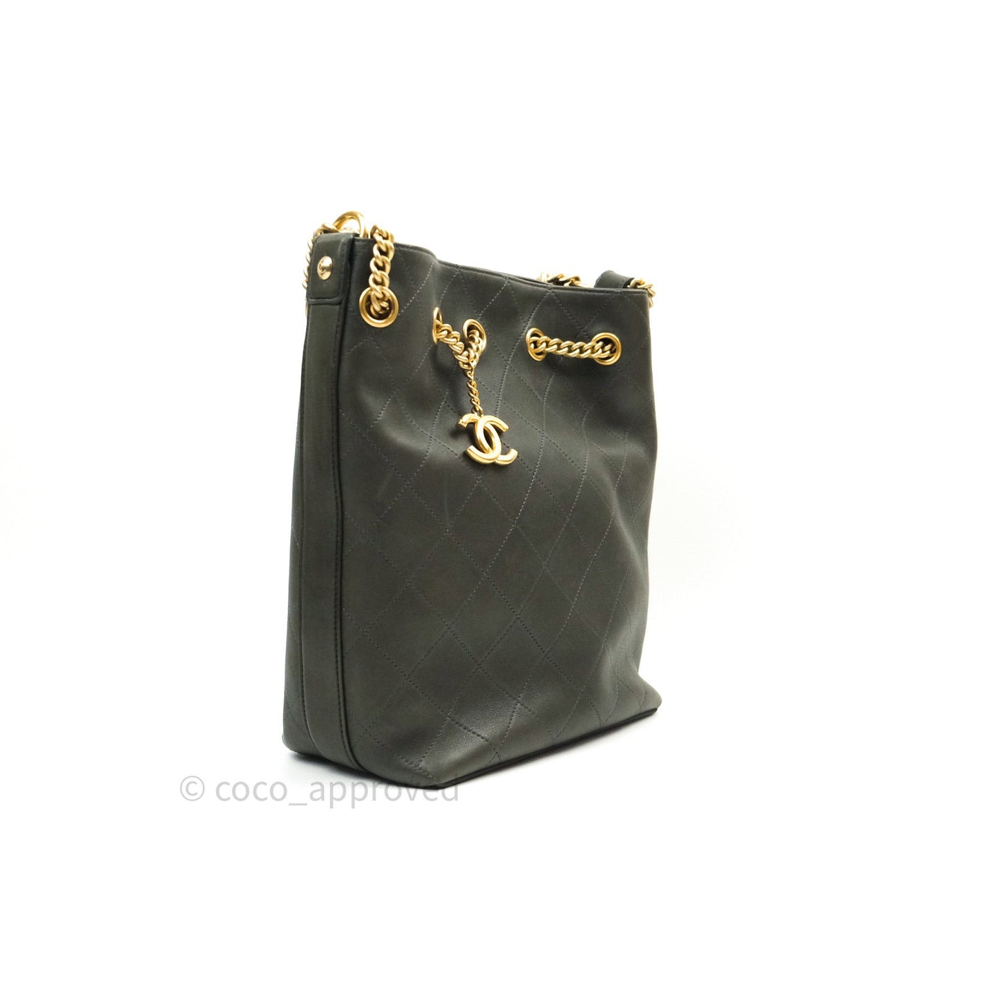 Chanel On My Shoulder Calfskin Bucket Bag⁣