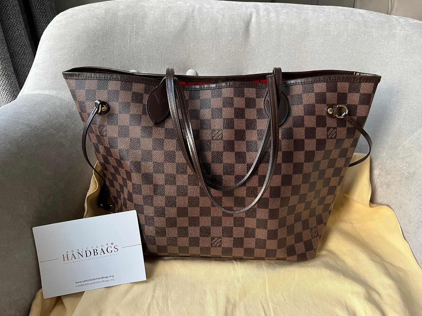 Louis Vuitton Neverfull MM Damier Ebene Cherry Interior (1,410)