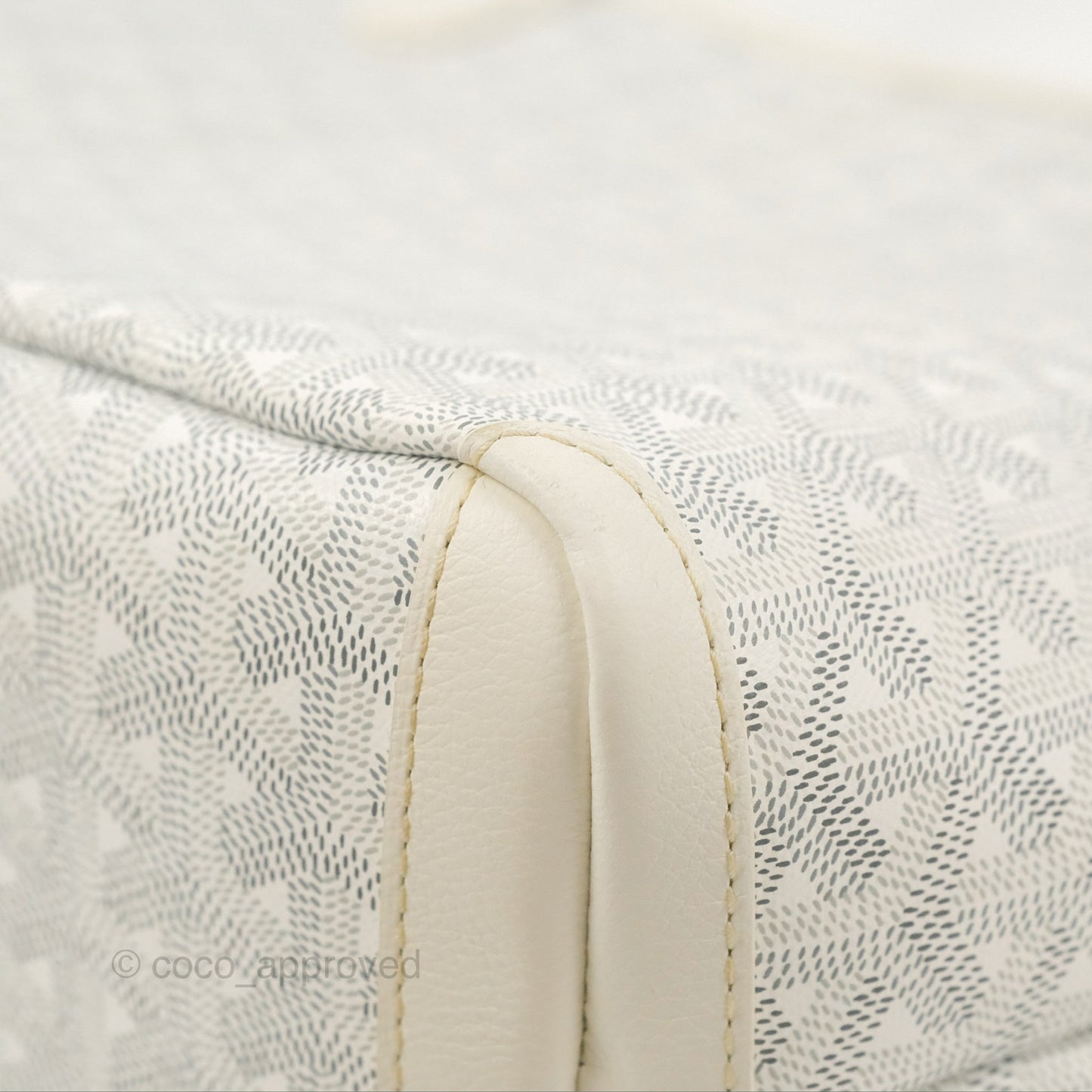 Goyard Artois Goyardine Canvas PM⁣⁣⁣⁣⁣⁣⁣⁣⁣⁣⁣⁣⁣⁣⁣⁣⁣⁣⁣⁣ White