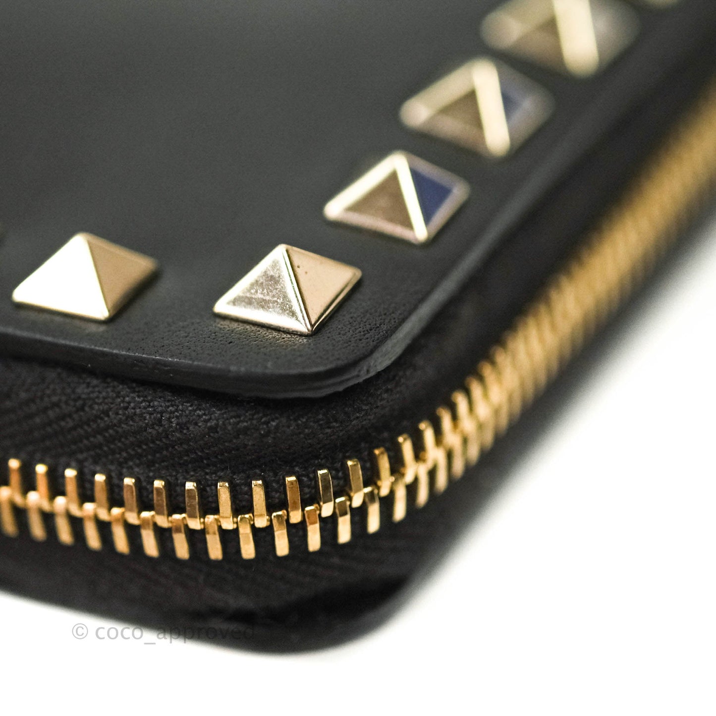 Valentino Garavani Rockstud Wallet Black Gold Hardware