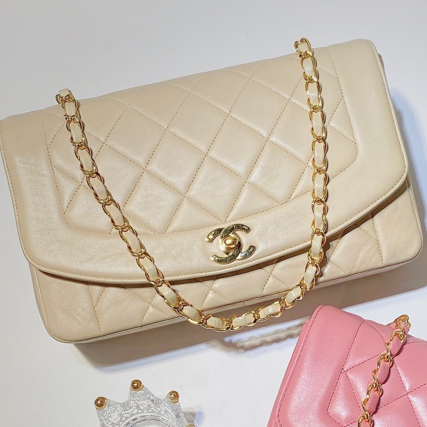 No.3028-Chanel Vintage Lambskin Diana Bag 22cm