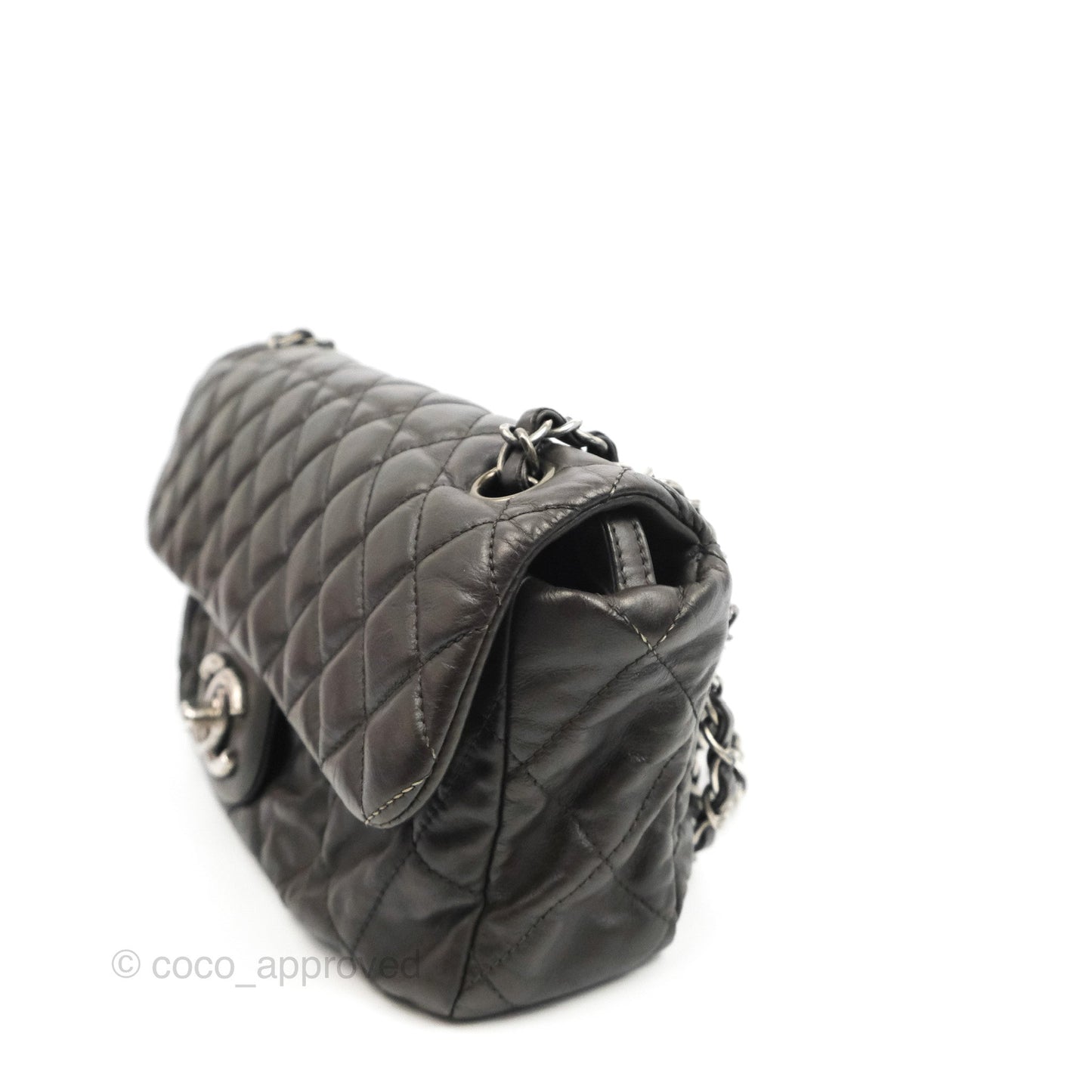 Chanel Chic Quilted Flap Bag Iridescent Dark Brown Calfskin Ruthenium Hardware