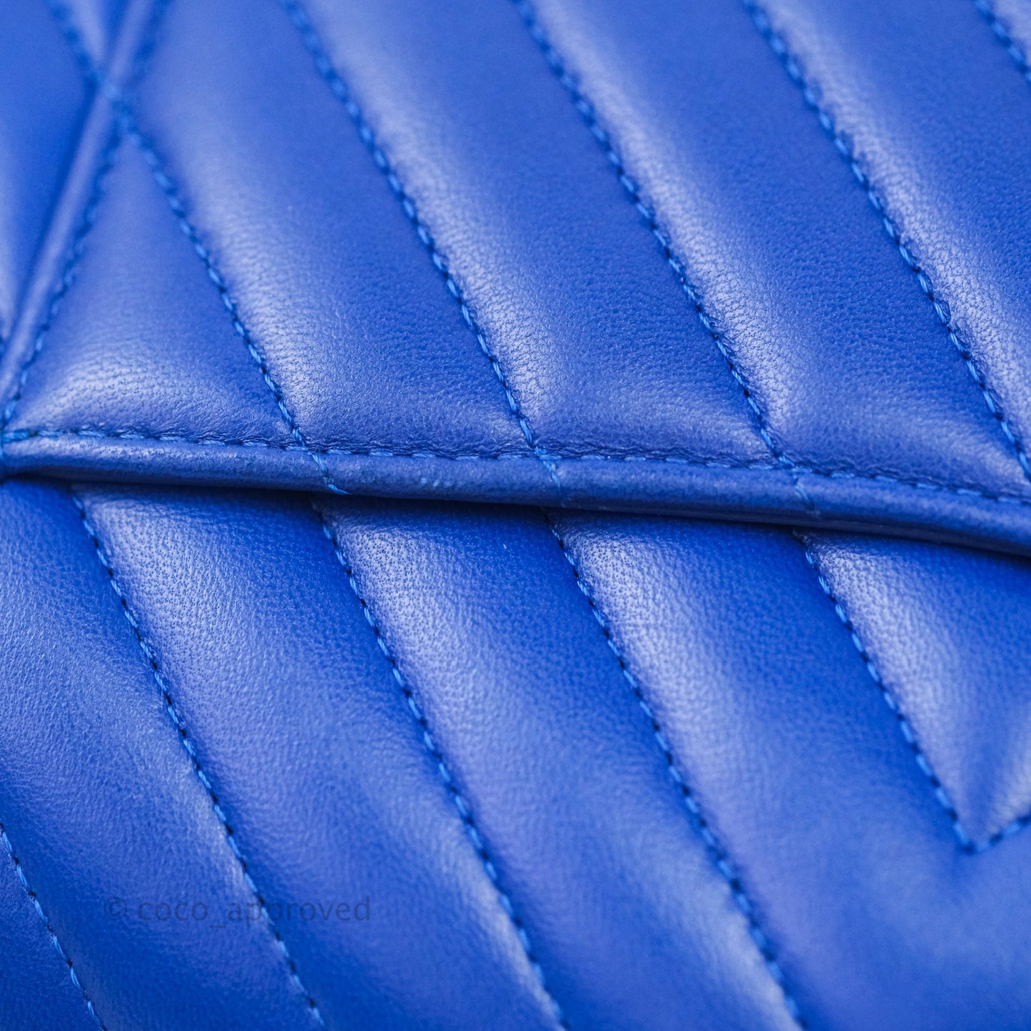 Chanel Classic Chevron M/L Medium Double Flap Blue Lambskin Gold Hardware