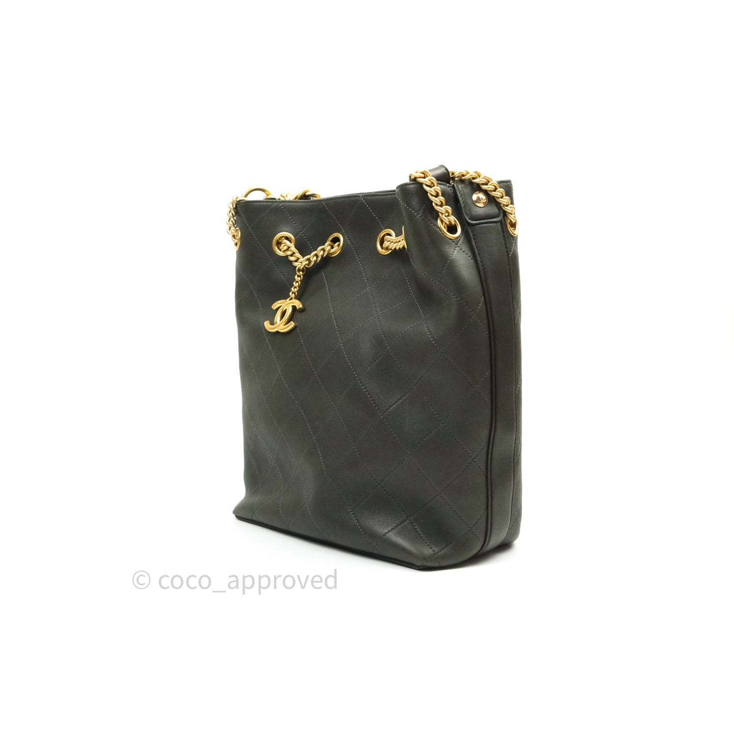 Chanel On My Shoulder Calfskin Bucket Bag⁣