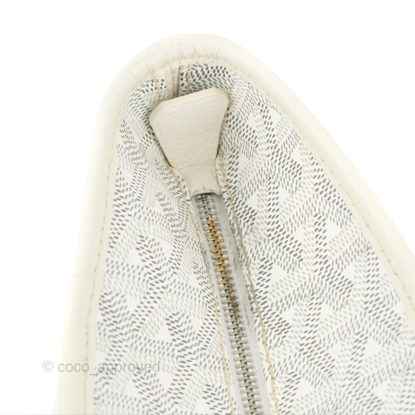 Goyard Artois Goyardine Canvas PM⁣⁣⁣⁣⁣⁣⁣⁣⁣⁣⁣⁣⁣⁣⁣⁣⁣⁣⁣⁣ White