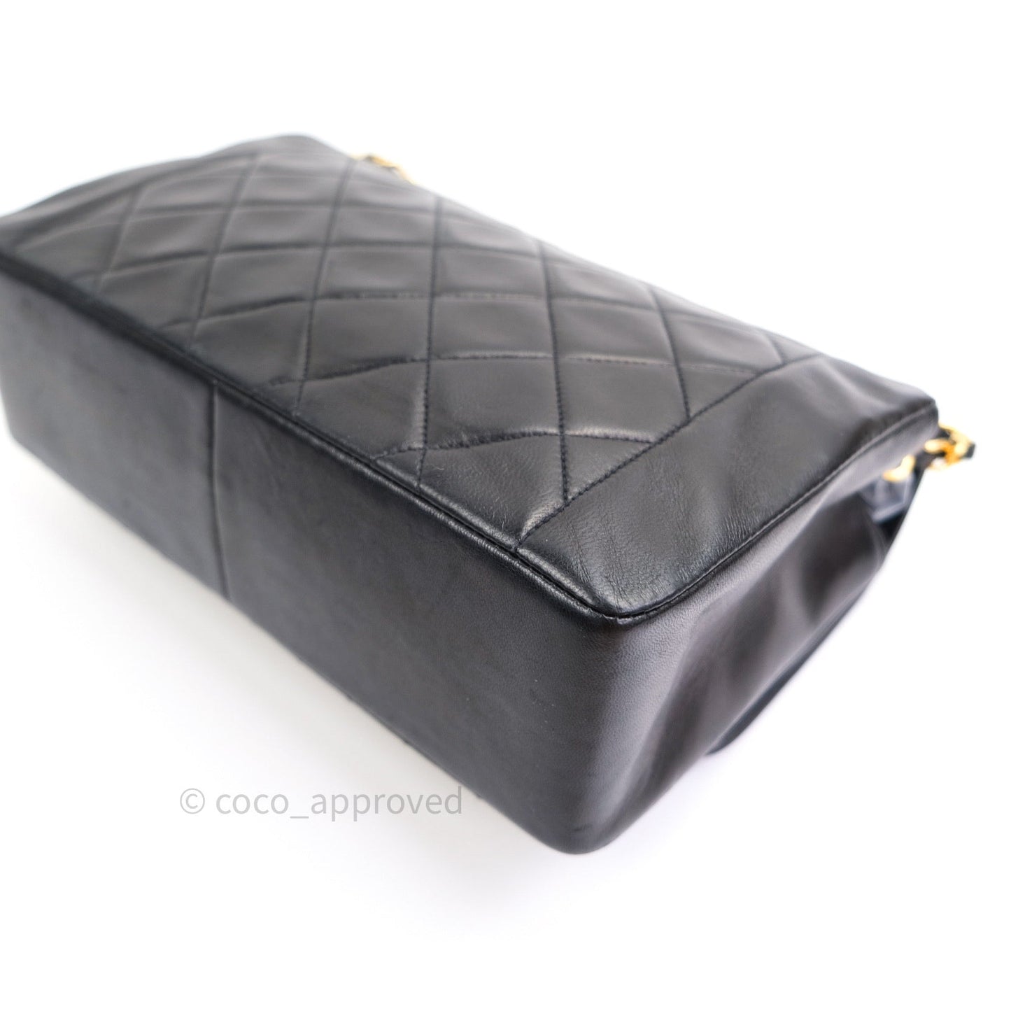 Chanel Black Quilted Lambskin Medium Vintage Classic Diana Flap Bag