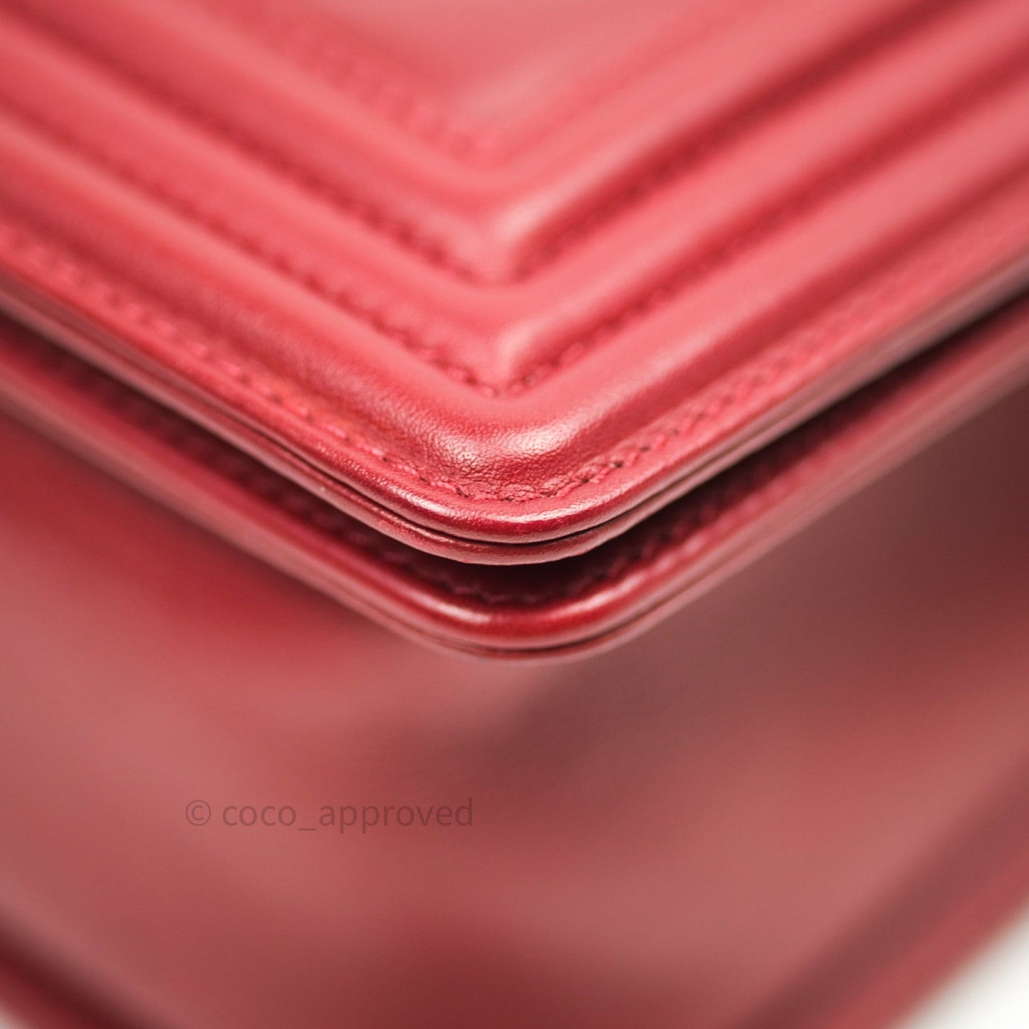 Chanel Boy Chevron Medium Red Calfskin Ruthenium Hardware