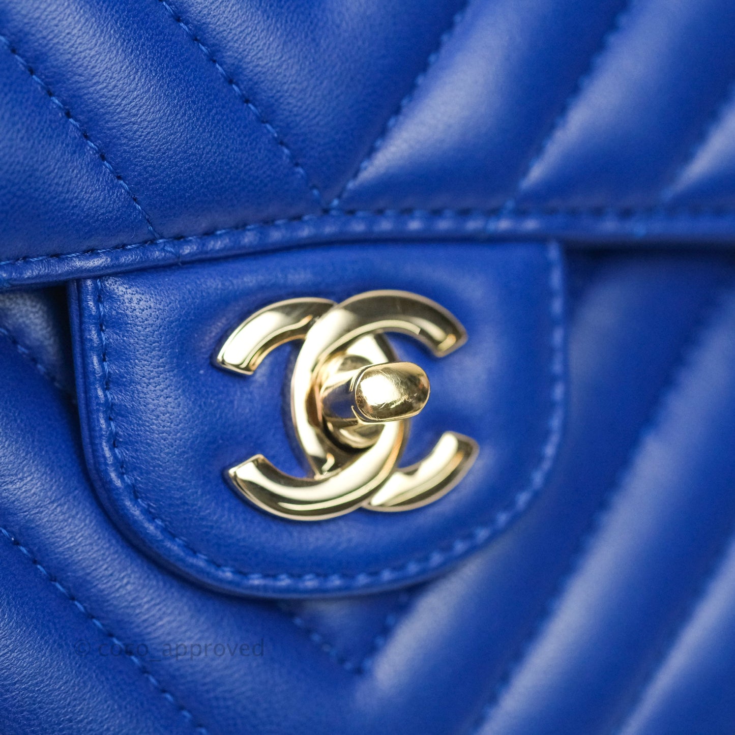 Chanel Classic Chevron M/L Medium Double Flap Blue Lambskin Gold Hardware