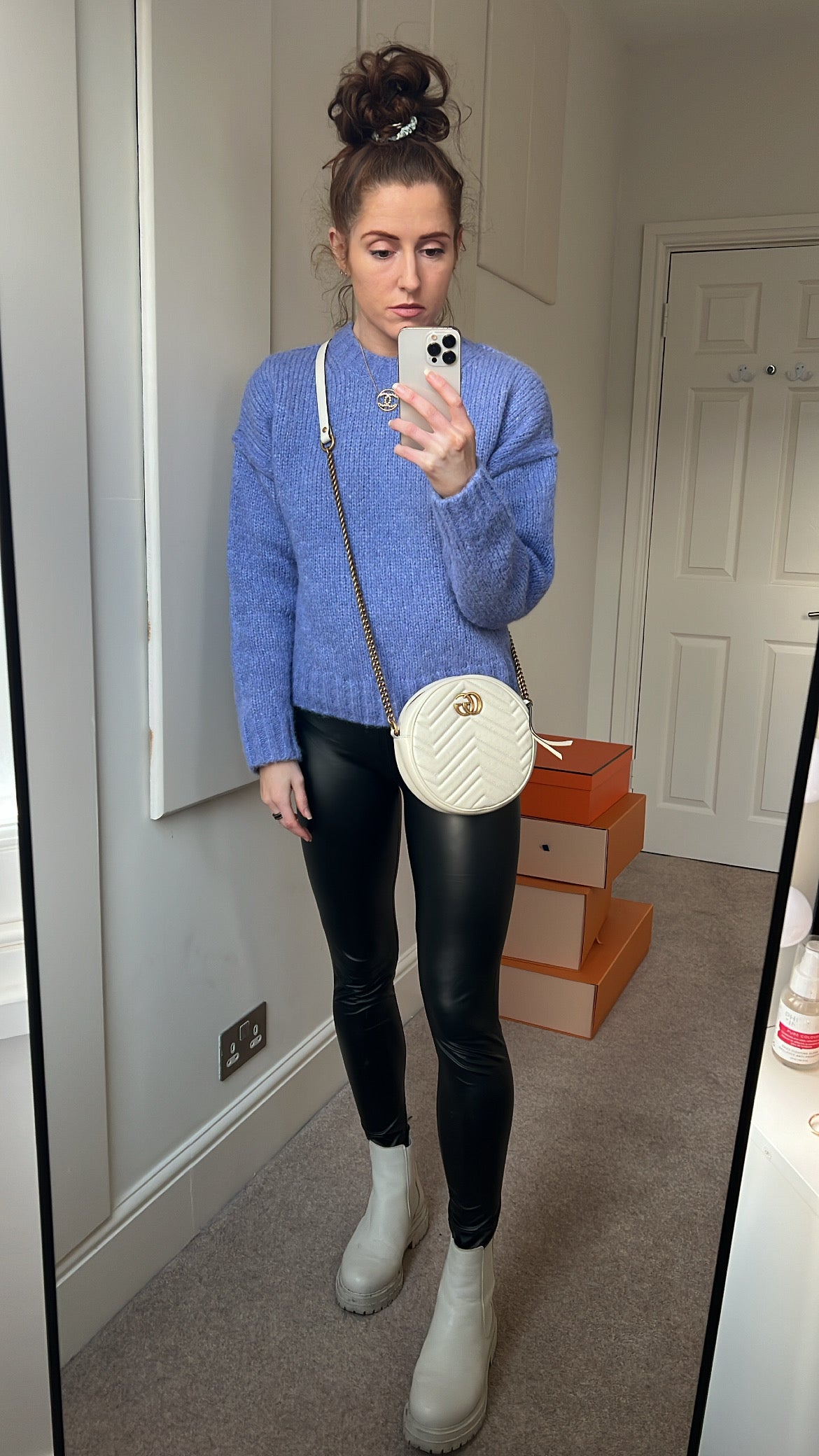 Luxury Gucci GG Round White Marmont Small Shoulder Bag ( 1,160)
