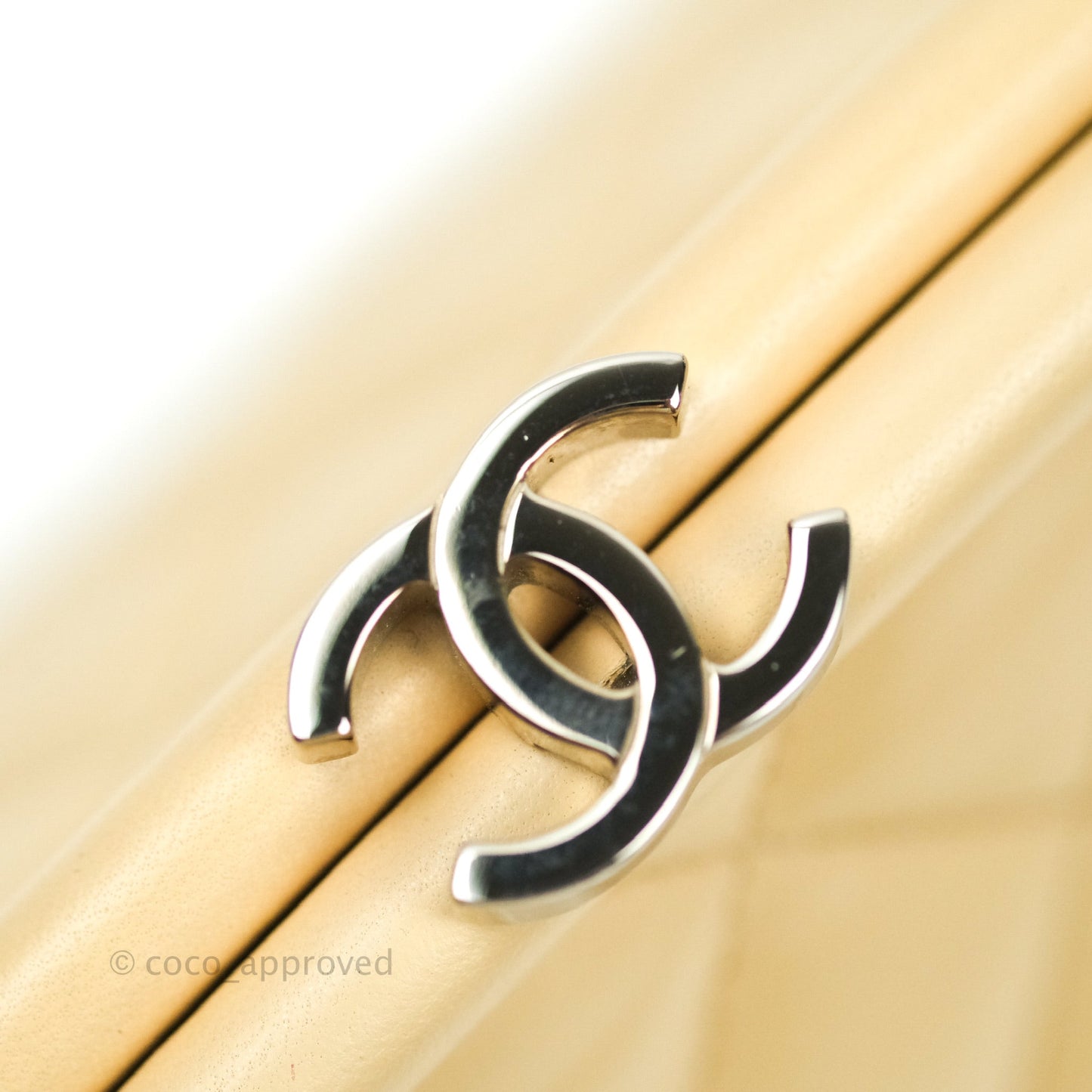 Chanel Quilted Timeless Kisslock Clutch Beige Lambskin Silver Hardware