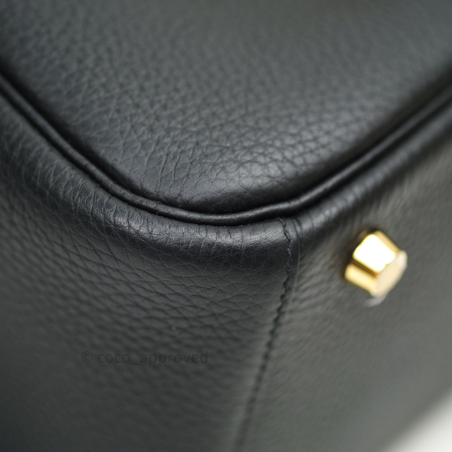 Hermès Lindy 26 Taurillion Clemence Black Gold Hardware
