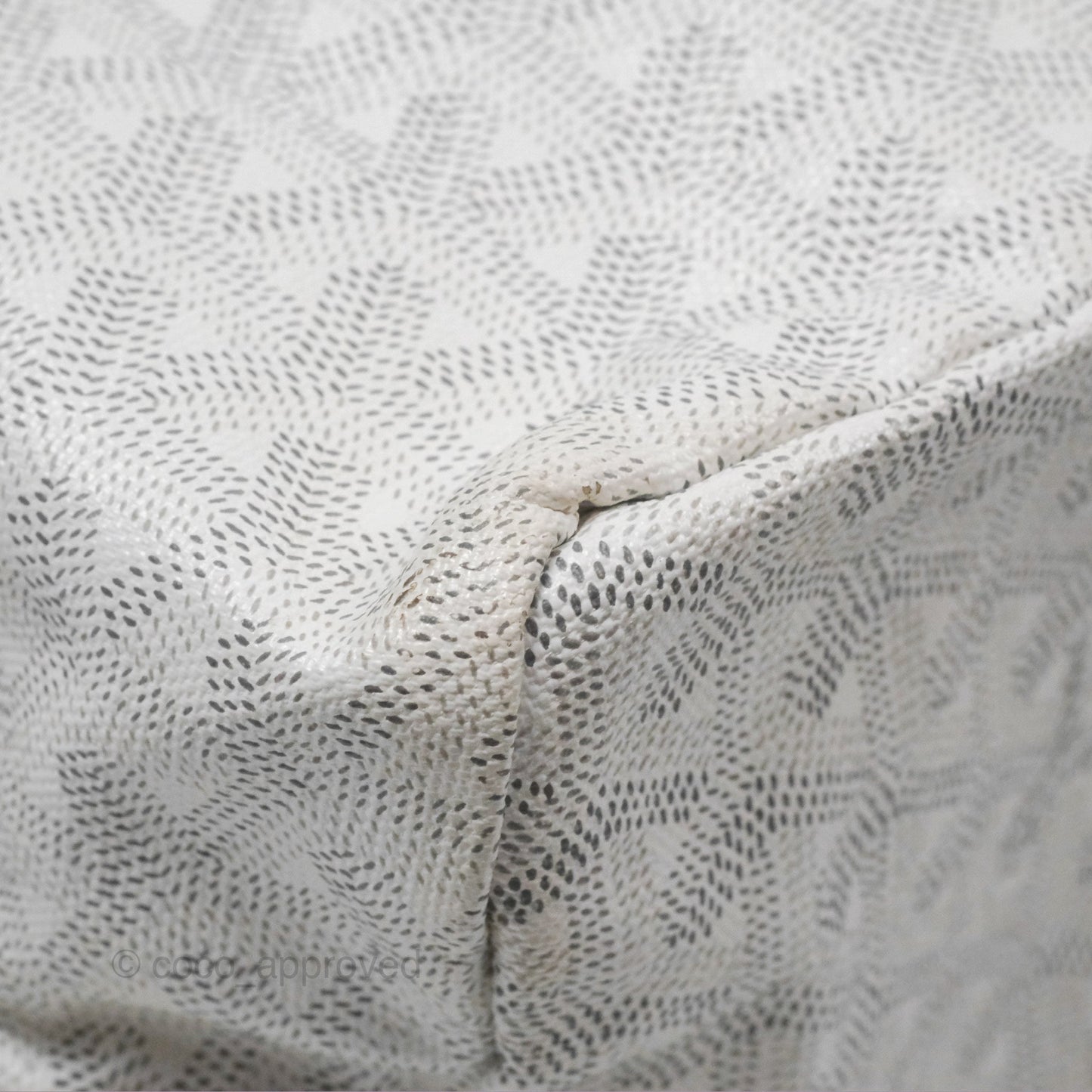 Goyard St Louis Tote PM ⁣⁣⁣⁣⁣⁣⁣⁣⁣⁣⁣⁣⁣⁣⁣⁣⁣⁣⁣⁣White Goyardine Canvas
