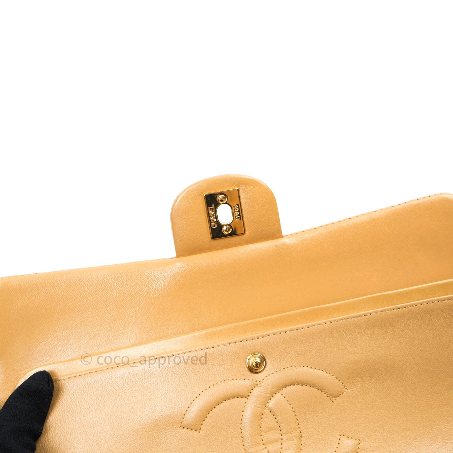 Chanel Vintage Classic M/L Beige Lambskin 24K Gold Hardware