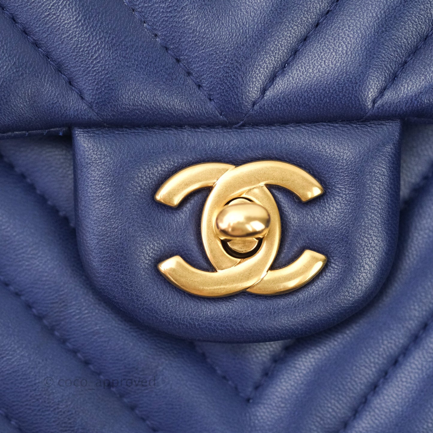 Chanel Classic Chevron M/L Medium Flap Blue Lambskin Gold Hardware