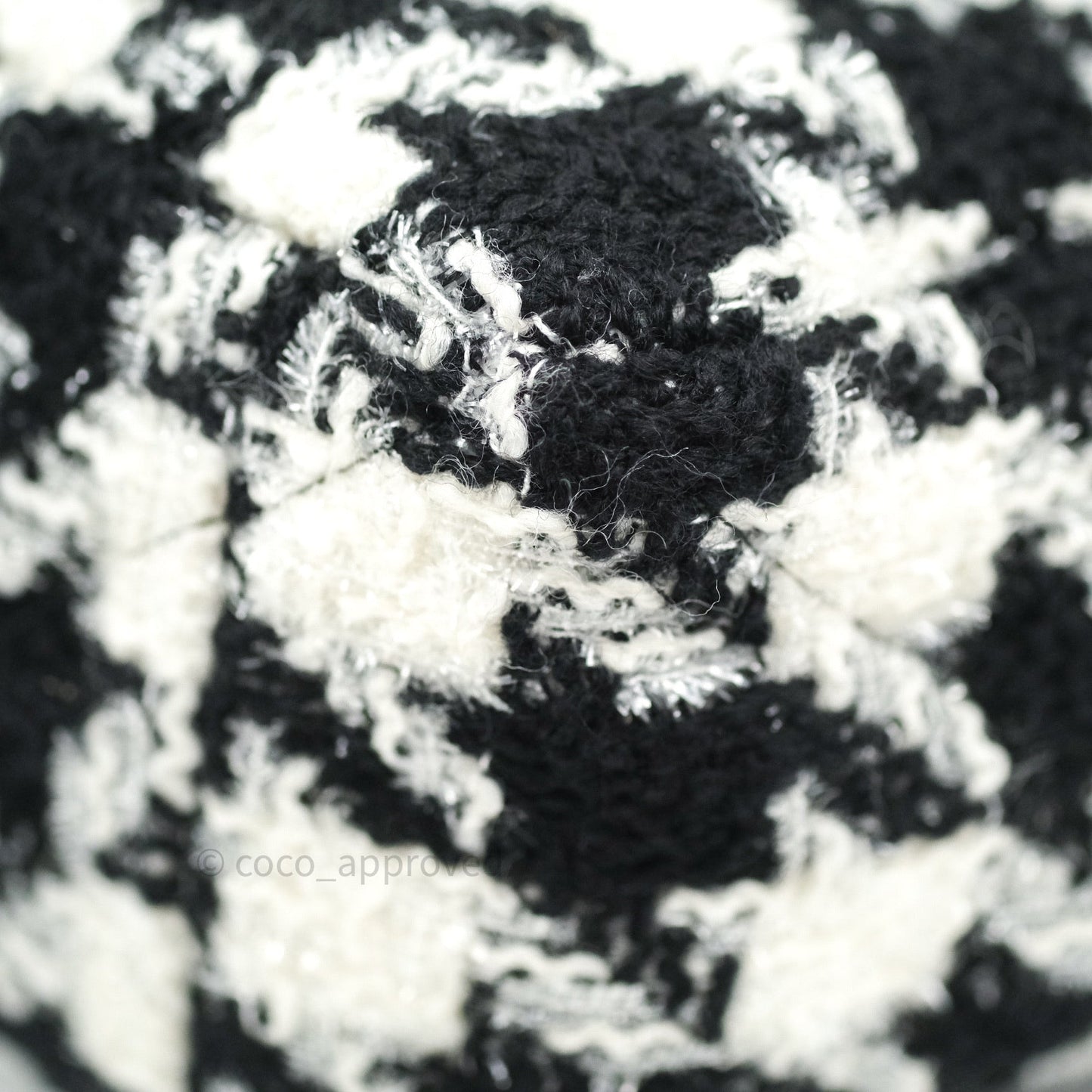 Chanel 19 Maxi Tweed White Black Houndstooth Mixed Hardware 19K