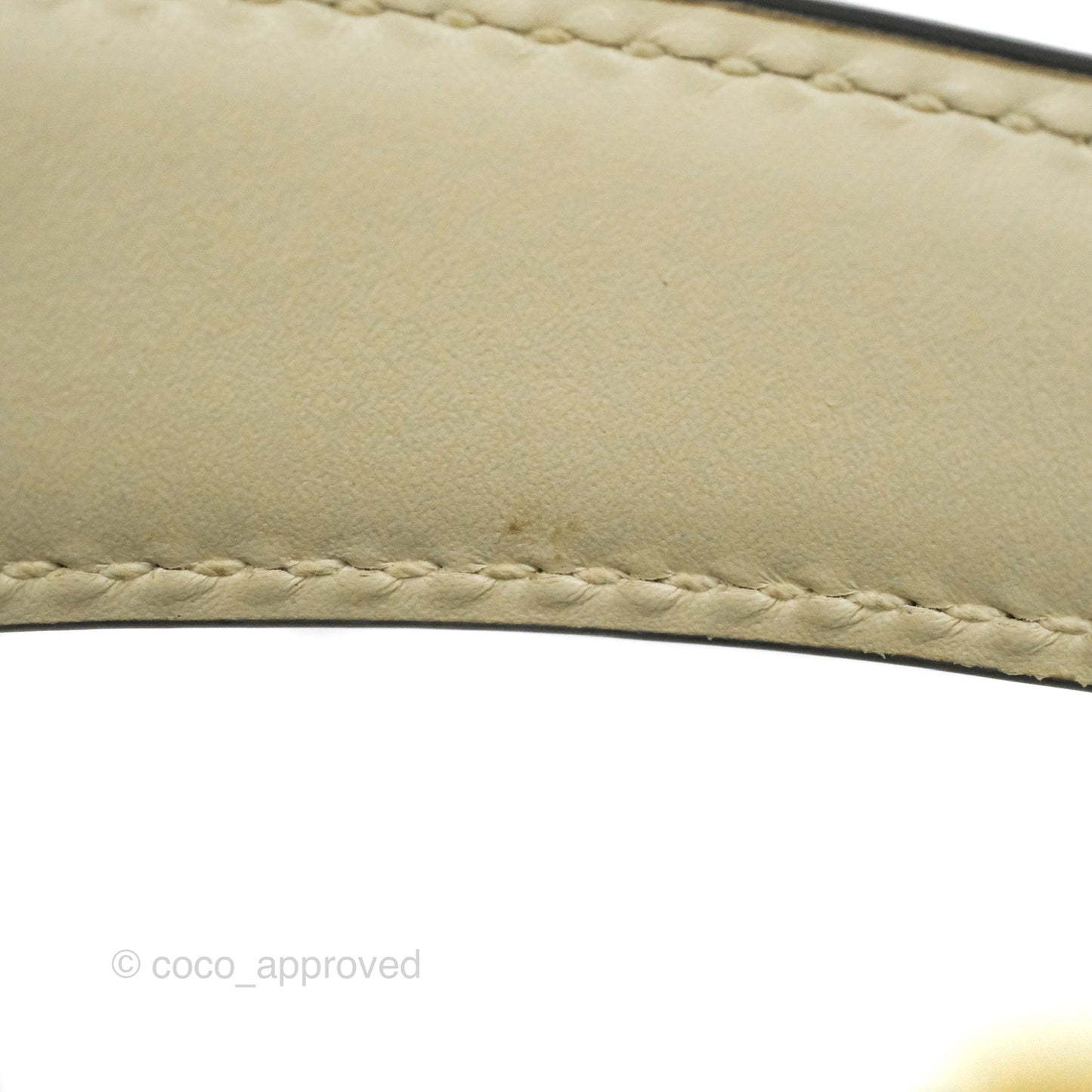 Gucci Mini Sylvie Top Handle White Calfskin Shoulder Bag⁣ ⁣⁣⁣⁣⁣⁣⁣⁣⁣⁣⁣⁣⁣⁣⁣⁣With Strap