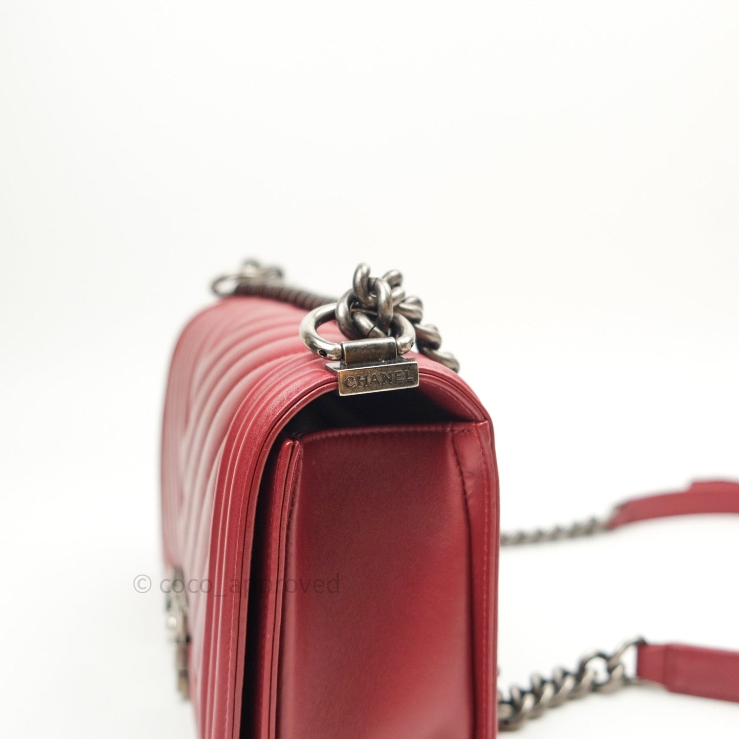 Chanel Boy Chevron Medium Red Calfskin Ruthenium Hardware