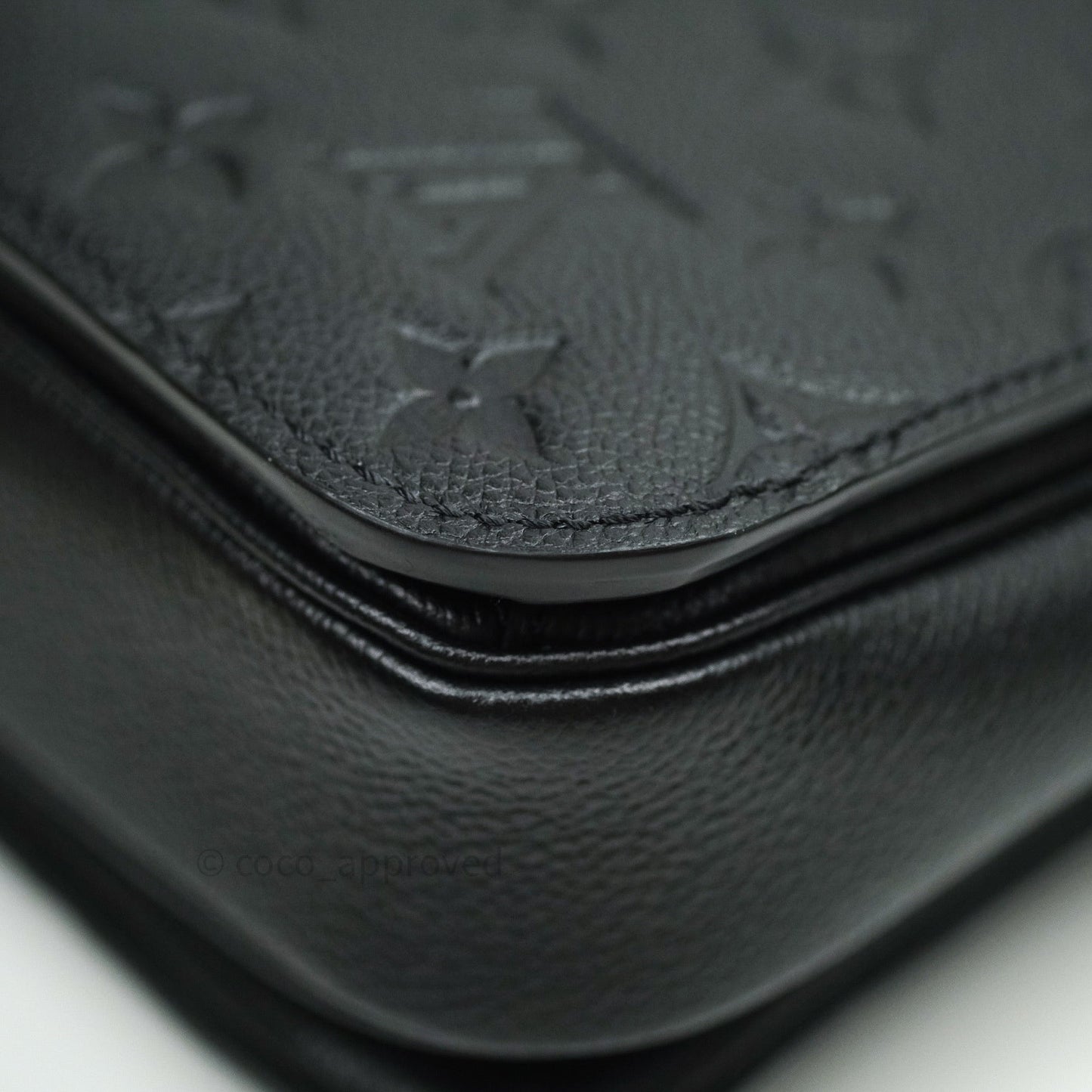 Louis Vuitton Empreinte Pochette Metis Black