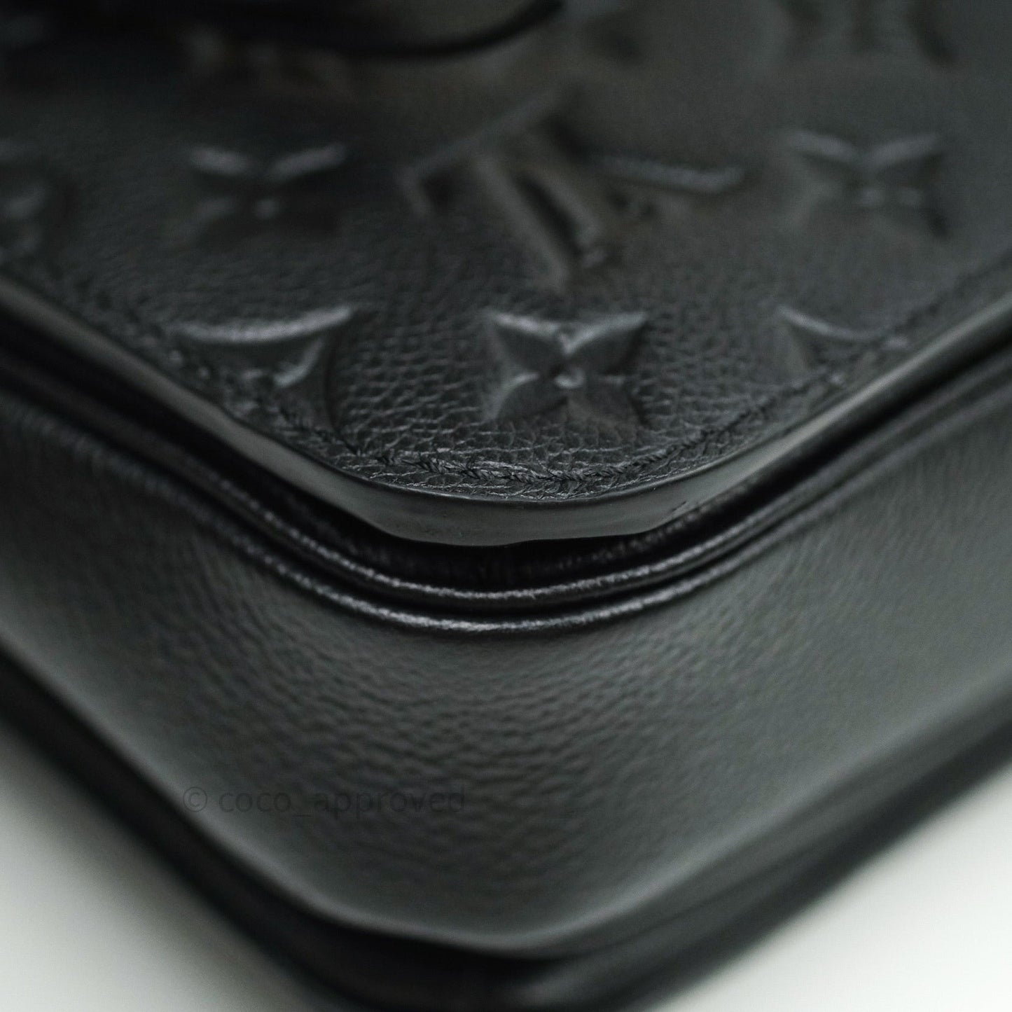 Louis Vuitton Empreinte Pochette Metis Black
