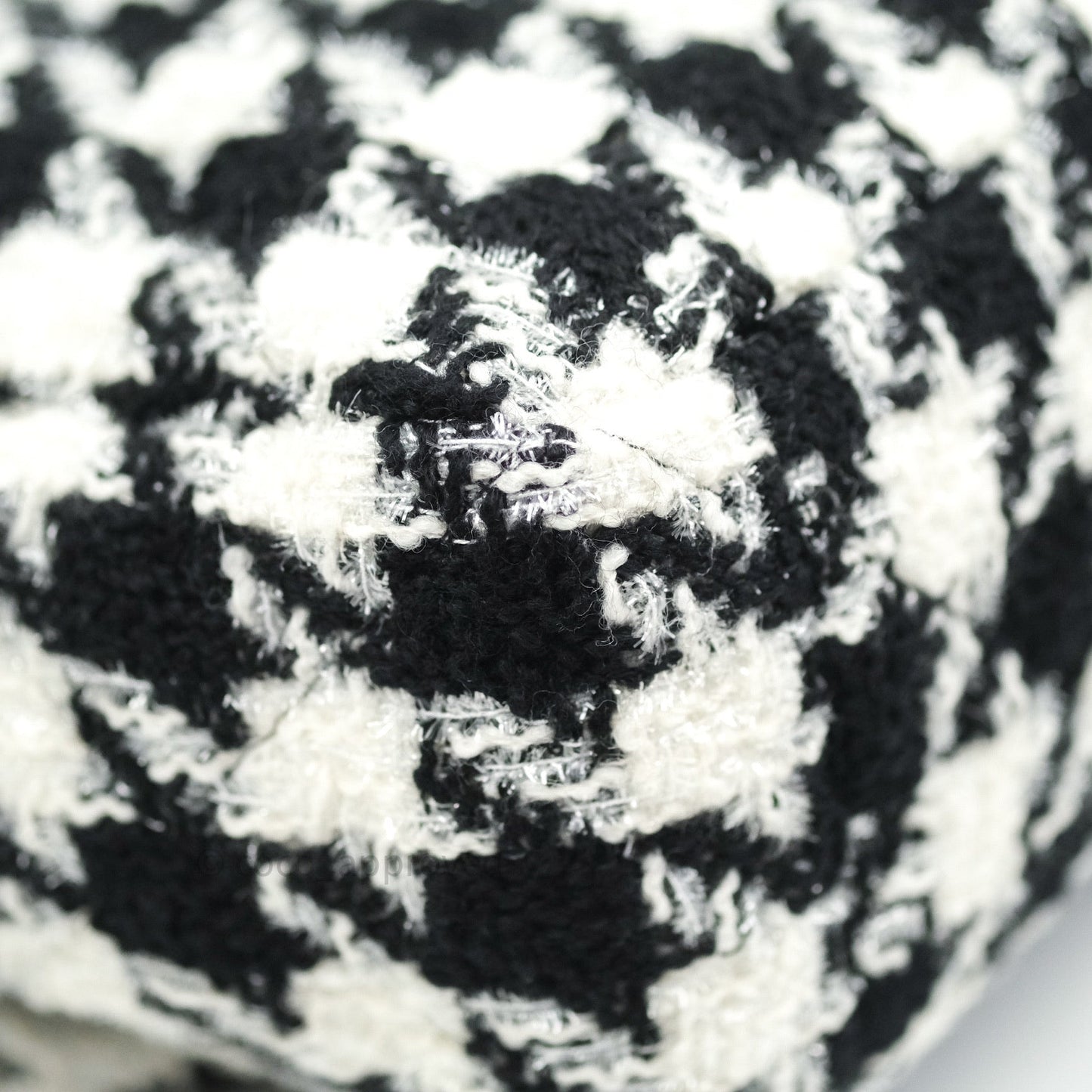 Chanel 19 Maxi Tweed White Black Houndstooth Mixed Hardware 19K