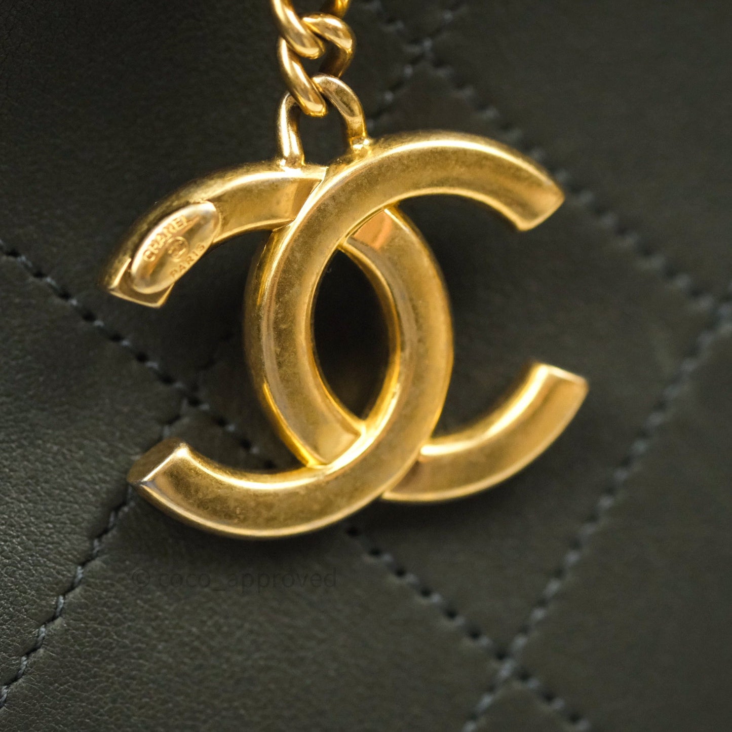 Chanel On My Shoulder Calfskin Bucket Bag⁣