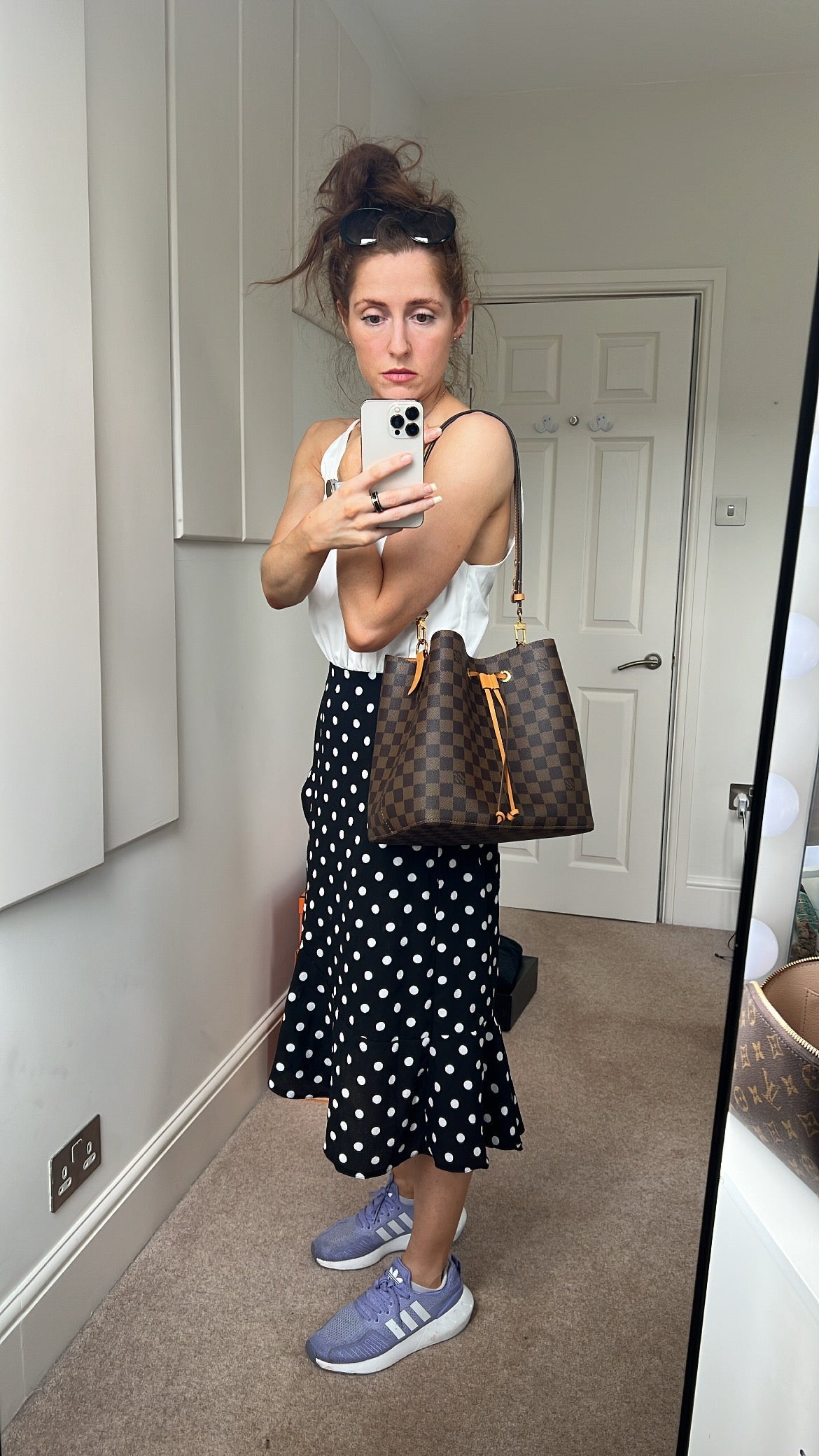 Louis Vuitton Neo Noe Damier Ebene and Safran (1,560)