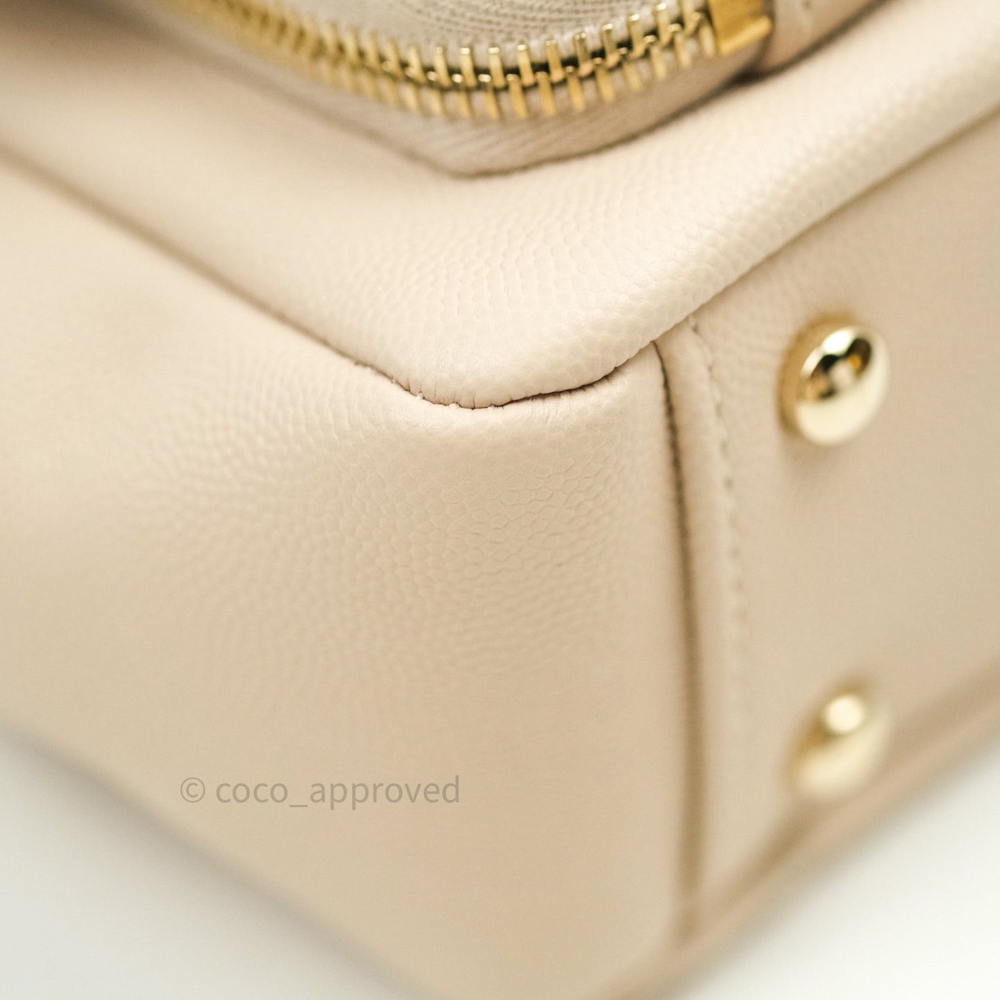 Chanel Quilted Medium Business Affinity Flap Beige Caviar Light Gold Hardware