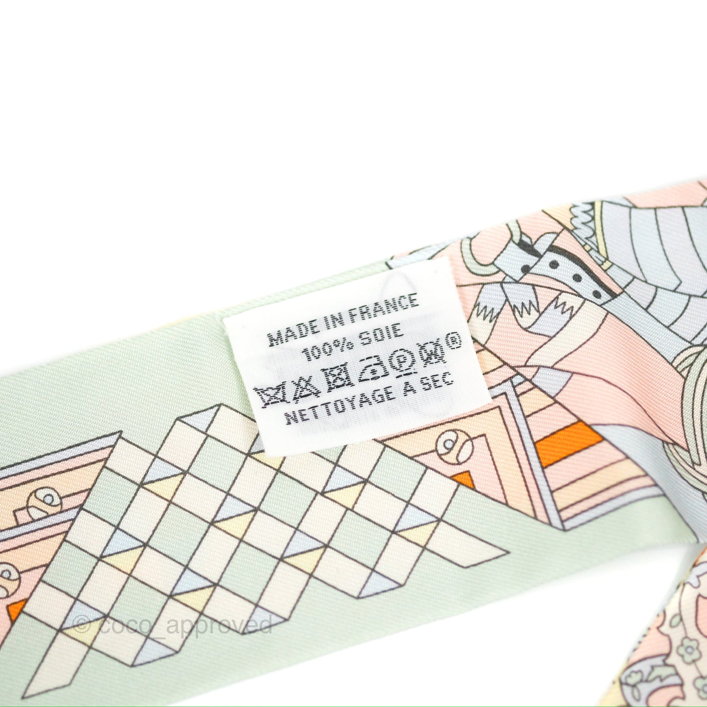Hermes De l'Ombrelle aux Duels Silk Twilly Ciel Rose Pâle Orange