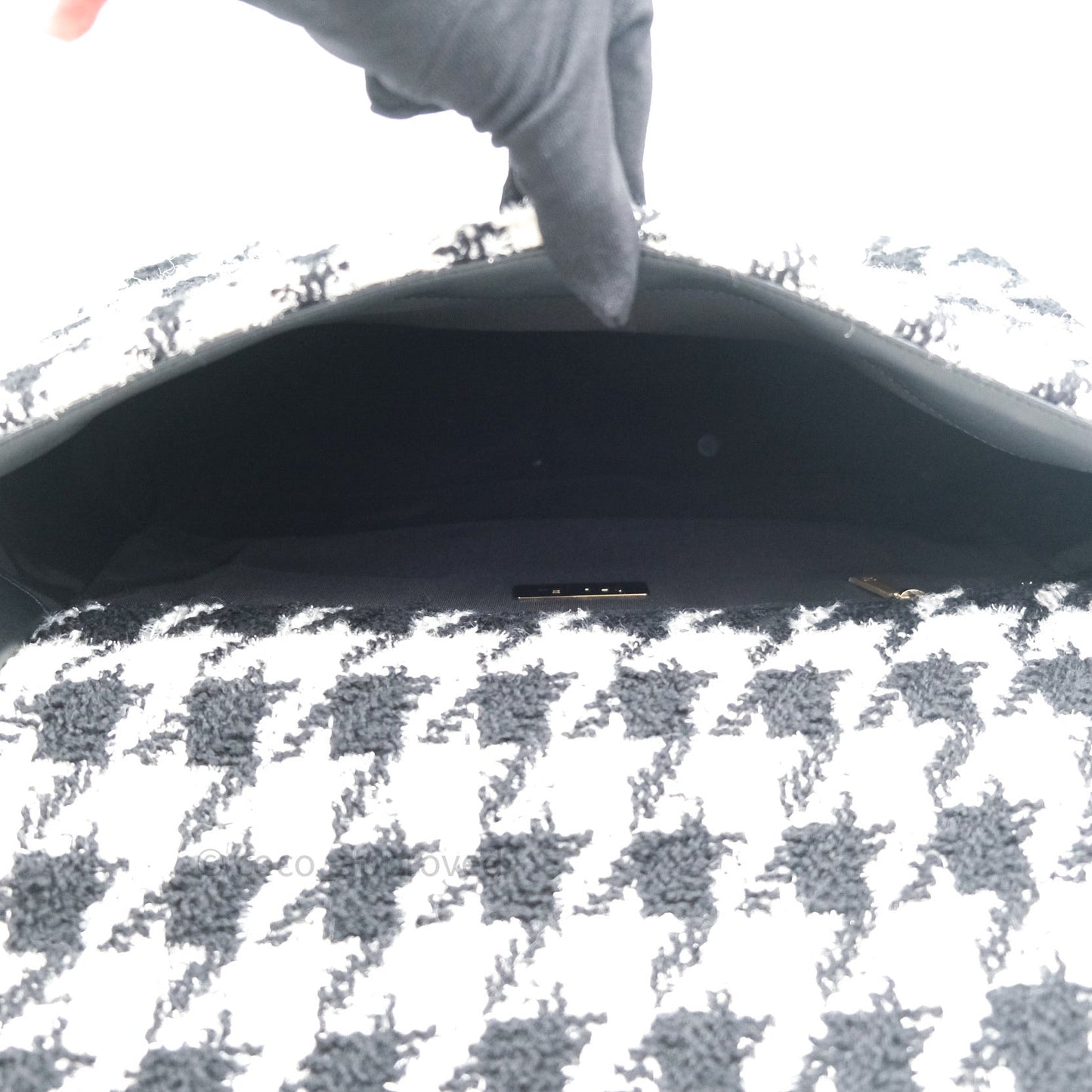 Chanel 19 Maxi Tweed White Black Houndstooth Mixed Hardware 19K