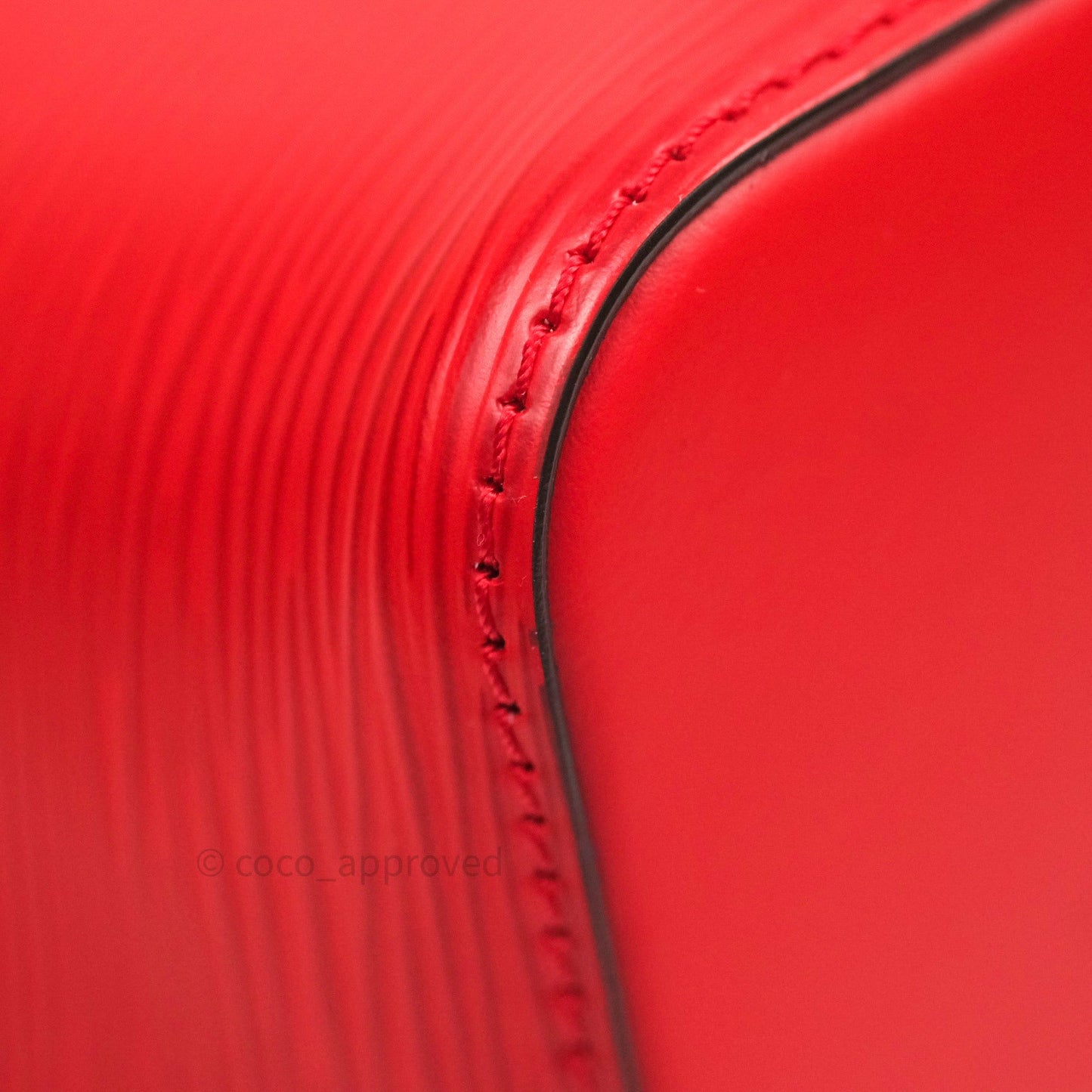 Louis Vuitton Neonoe Coquelicot Epi Leather⁣