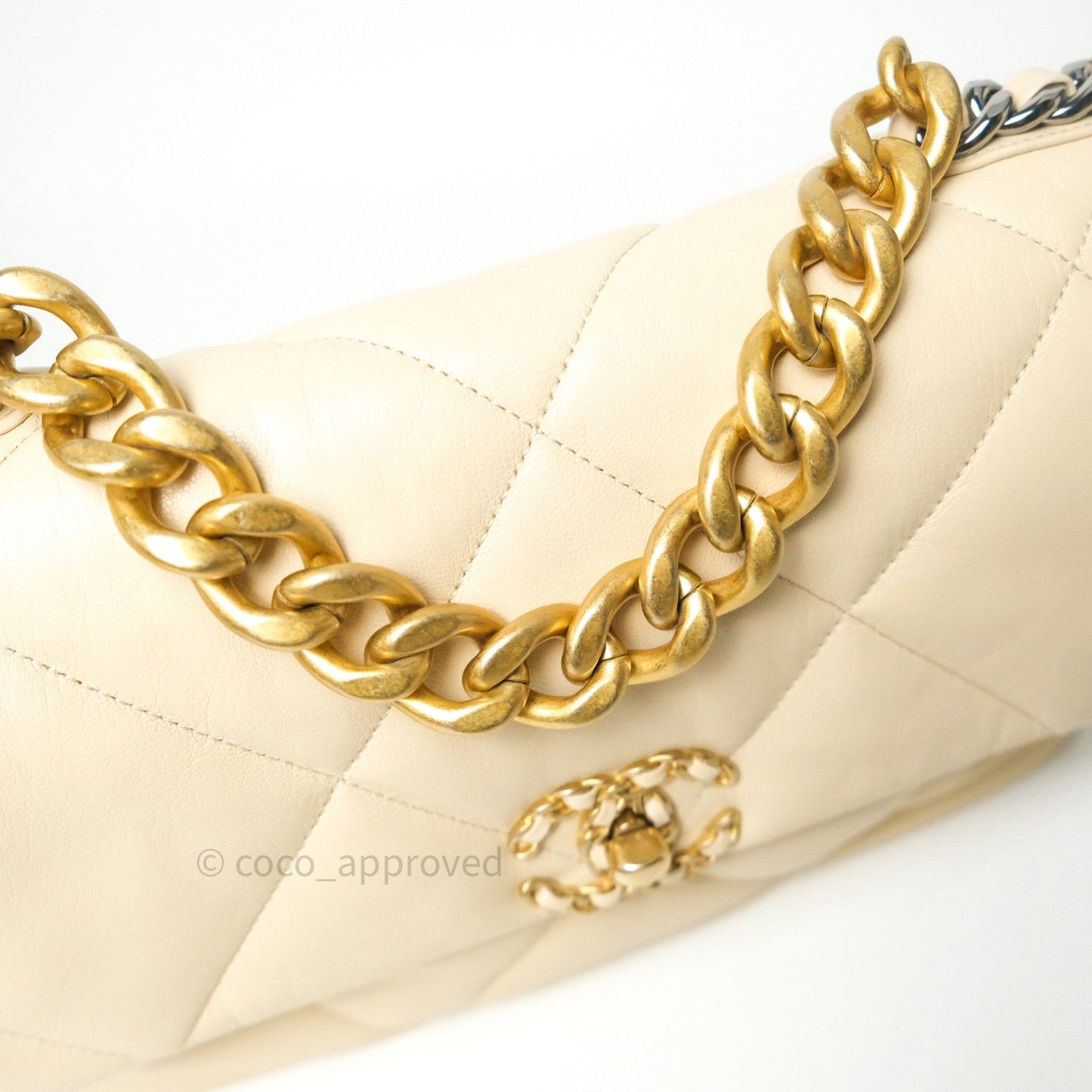 Chanel 19 Medium Beige Goatskin Mixed Hardware