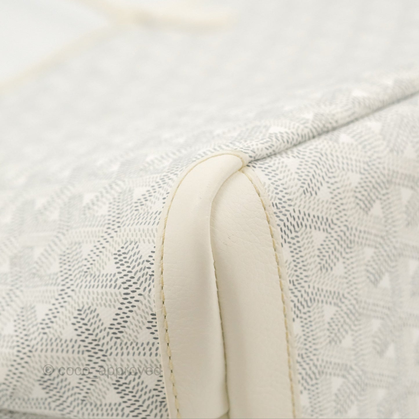 Goyard Artois Goyardine Canvas PM⁣⁣⁣⁣⁣⁣⁣⁣⁣⁣⁣⁣⁣⁣⁣⁣⁣⁣⁣⁣ White