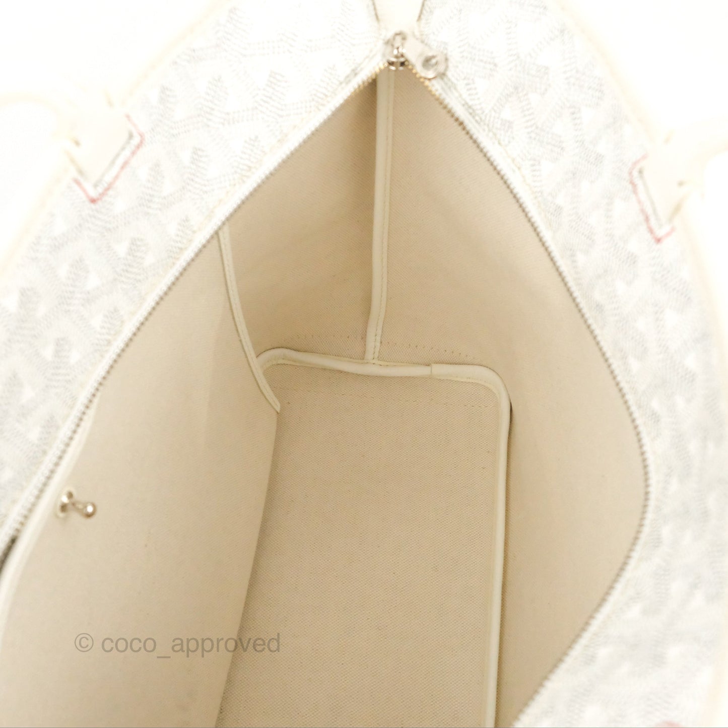 Goyard Artois Goyardine Canvas PM⁣⁣⁣⁣⁣⁣⁣⁣⁣⁣⁣⁣⁣⁣⁣⁣⁣⁣⁣⁣ White