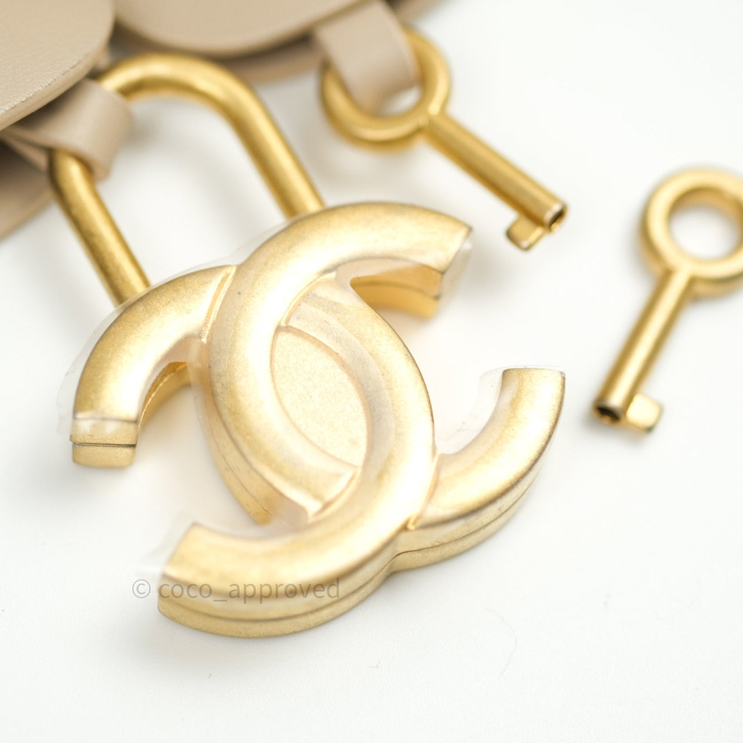 Chanel Quilted Medium CC Filigree Vanity Case Light Beige Caviar Gold Hardware