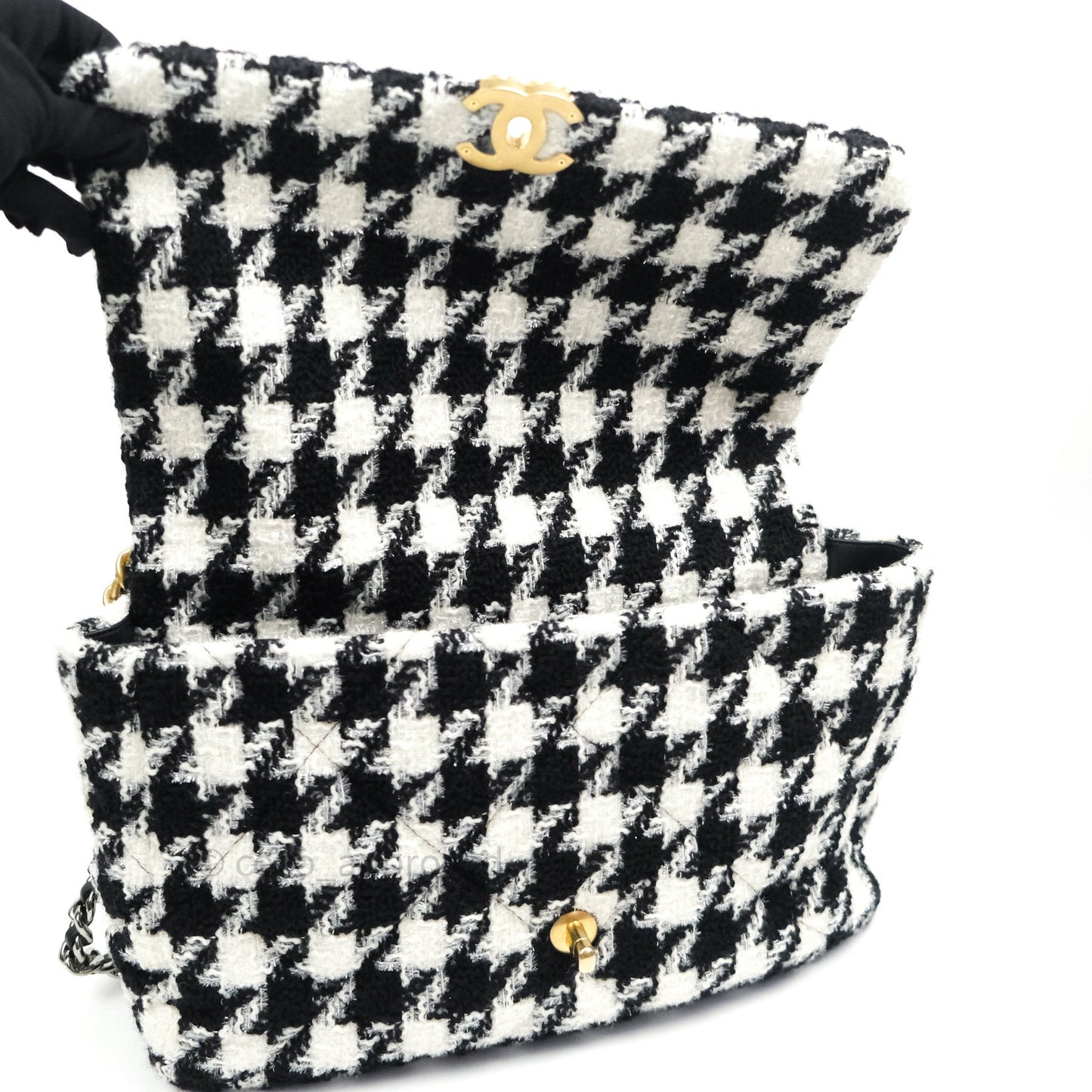 Chanel 19 Maxi Tweed White Black Houndstooth Mixed Hardware 19K