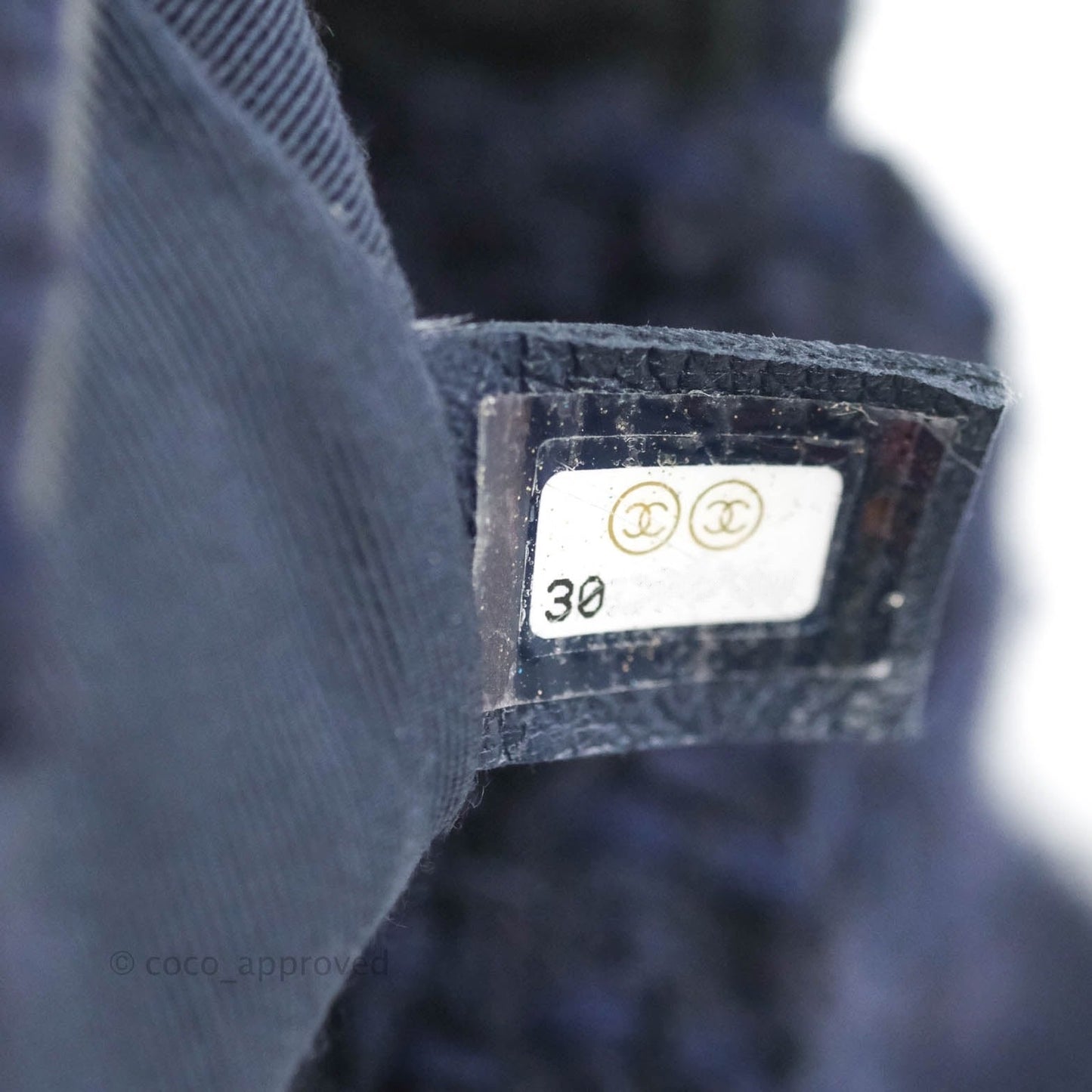 Chanel 19 Medium Tweed Navy Mixed Hardware