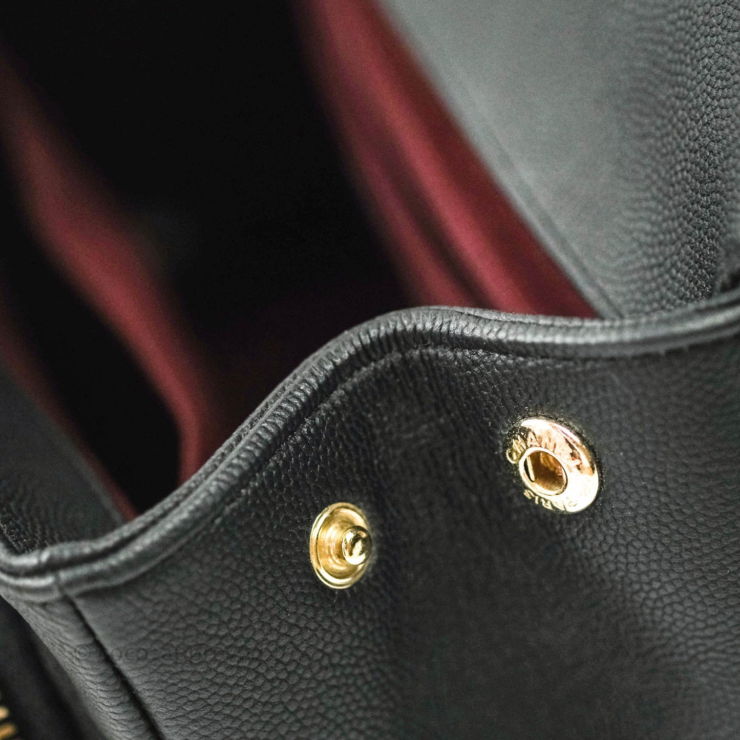 Chanel Quilted Medium Business Affinity Flap Black Caviar Light Gold Hardware