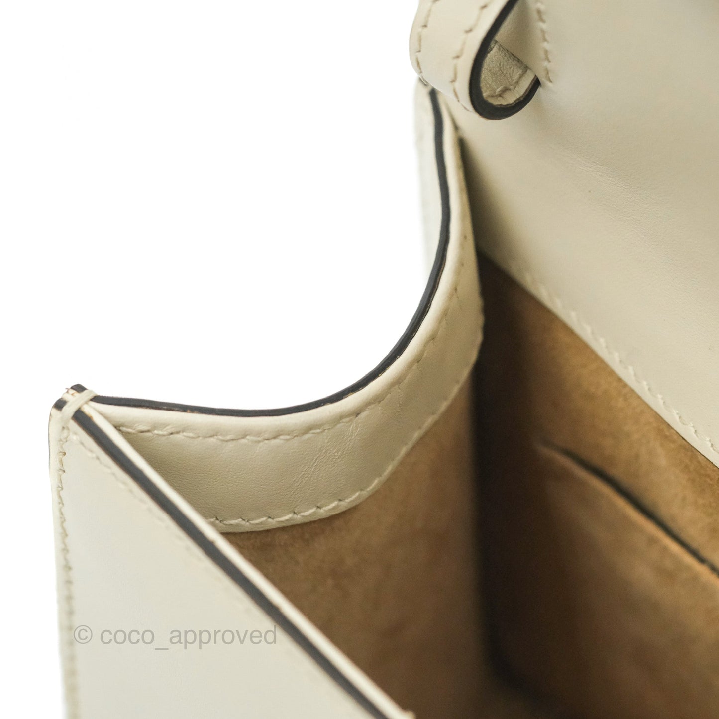 Gucci Mini Sylvie Top Handle White Calfskin Shoulder Bag⁣ ⁣⁣⁣⁣⁣⁣⁣⁣⁣⁣⁣⁣⁣⁣⁣⁣With Strap