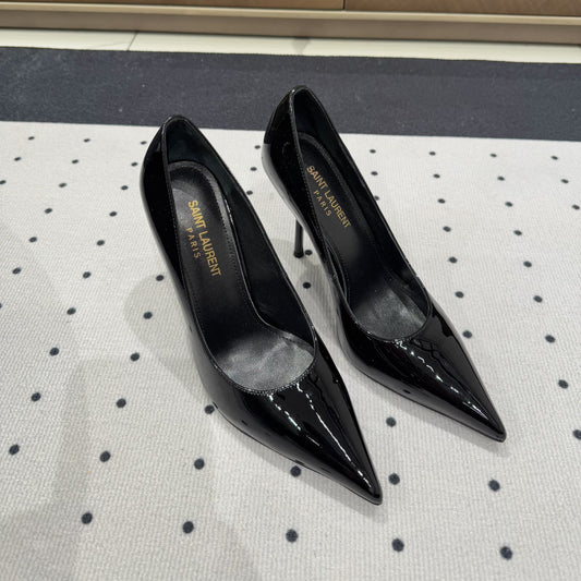Luxury Saint Laurent NORMA PUMPS IN BLACK GLOSSY SHEEPSKIN