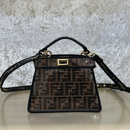 Luxury FendiLuxury FendiPEEKABOO ISEEU 20 BAG IN CHOCOLATE BROWN MIX BLACK NAPPA LEATHER GOLD HARDWARE