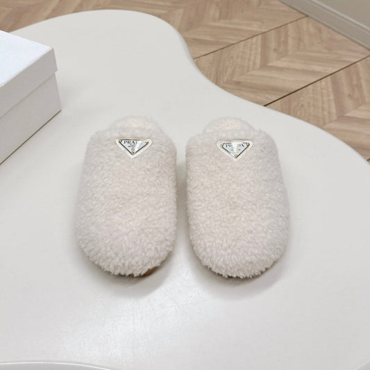 Luxury PradaMULES ATTACHED TRIANGLE LOGO IN WHITE SHEARLING