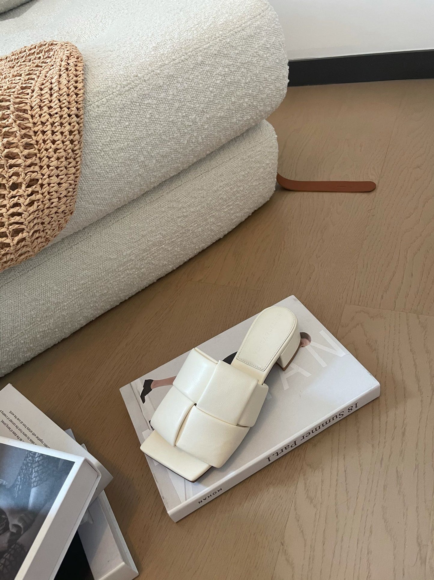 Luxury Bottega Veneta patch mule 35 white lambskin