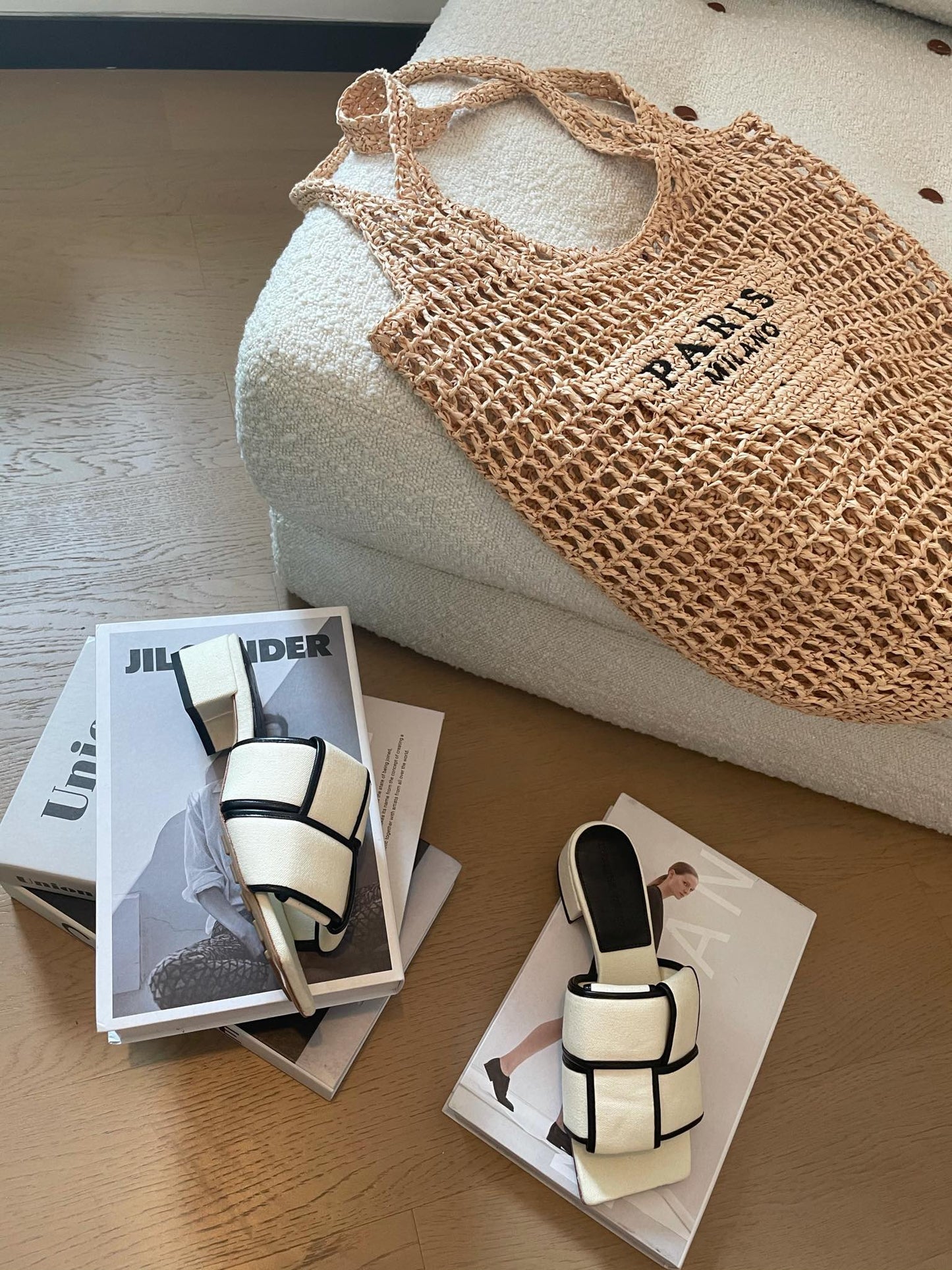 Luxury Bottega Veneta patch mule 35 white black cotton