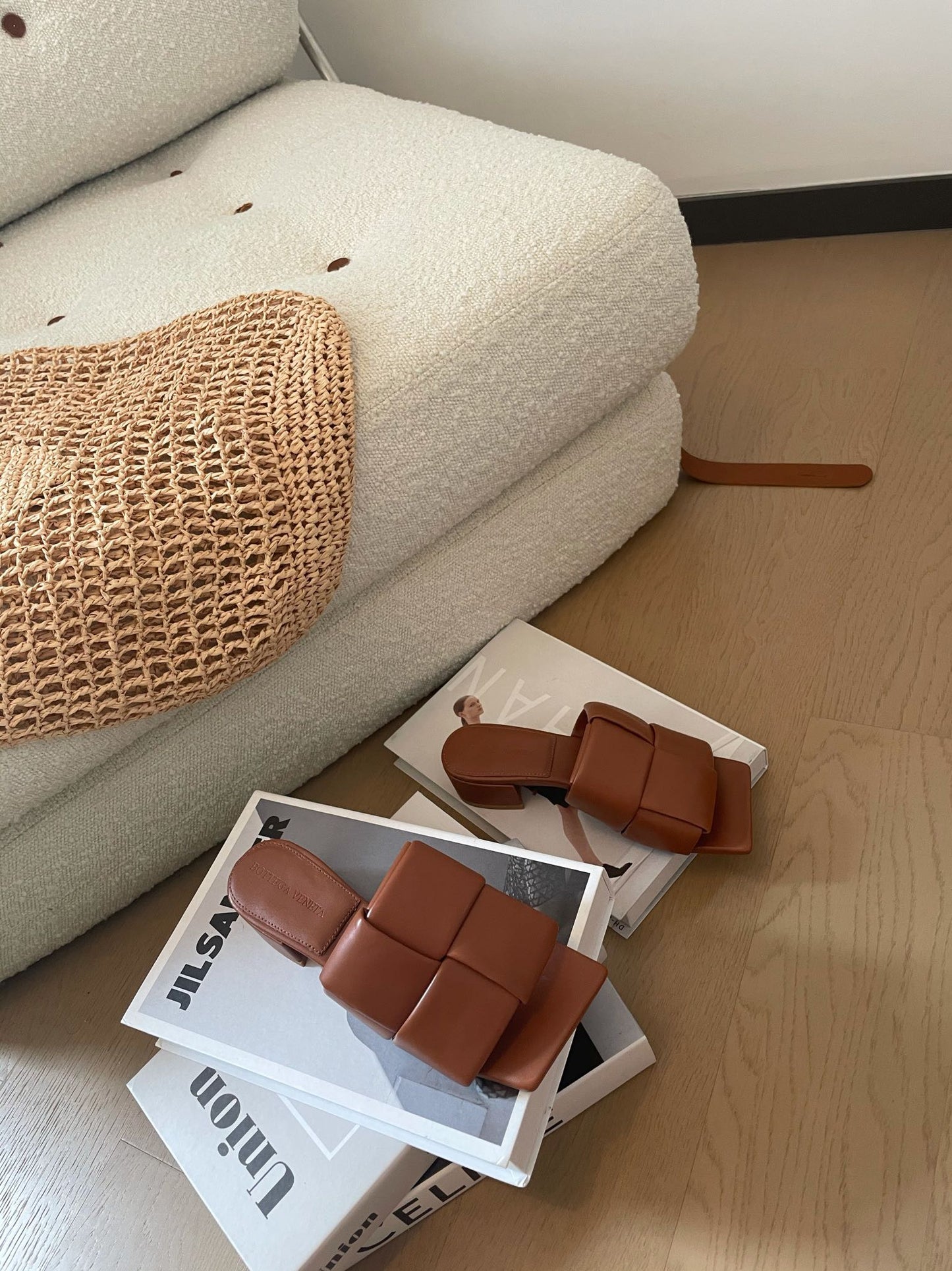 Luxury Bottega Veneta patch mule 35 brown lambskin